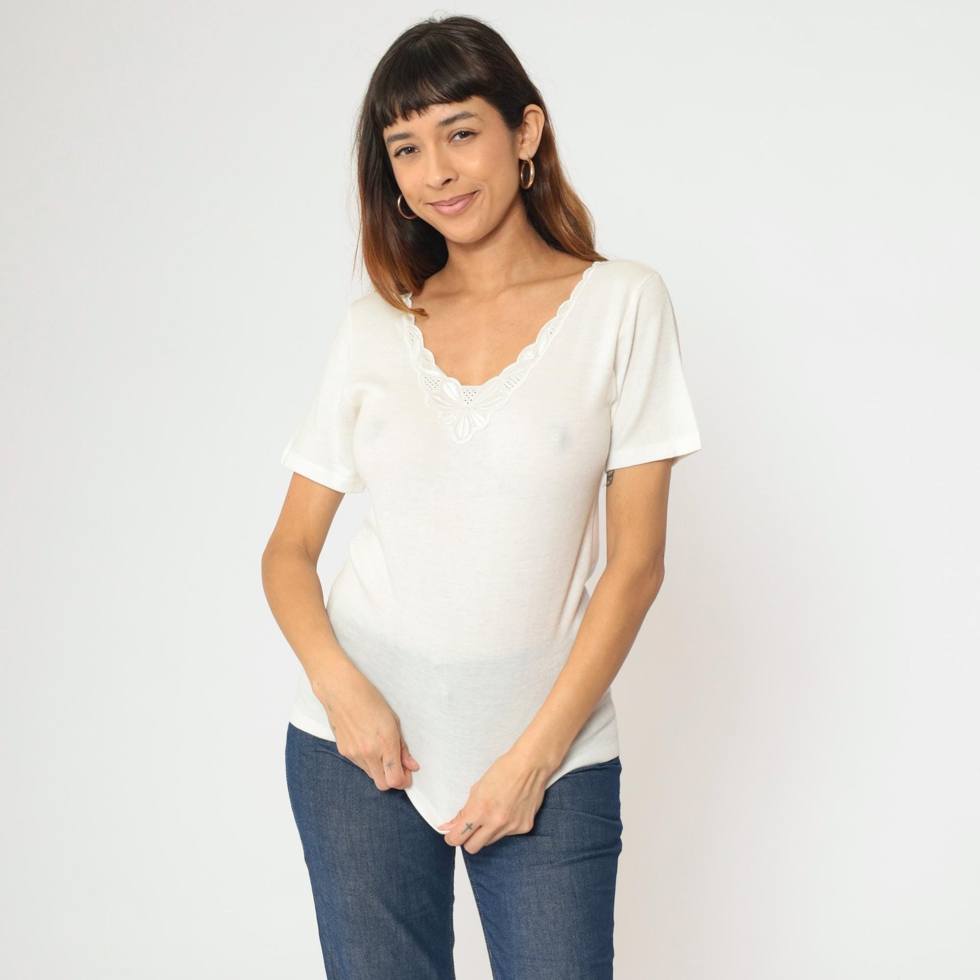 80s Italian Knit White Blouse Floral Embroidered Scalloped Neckline Small