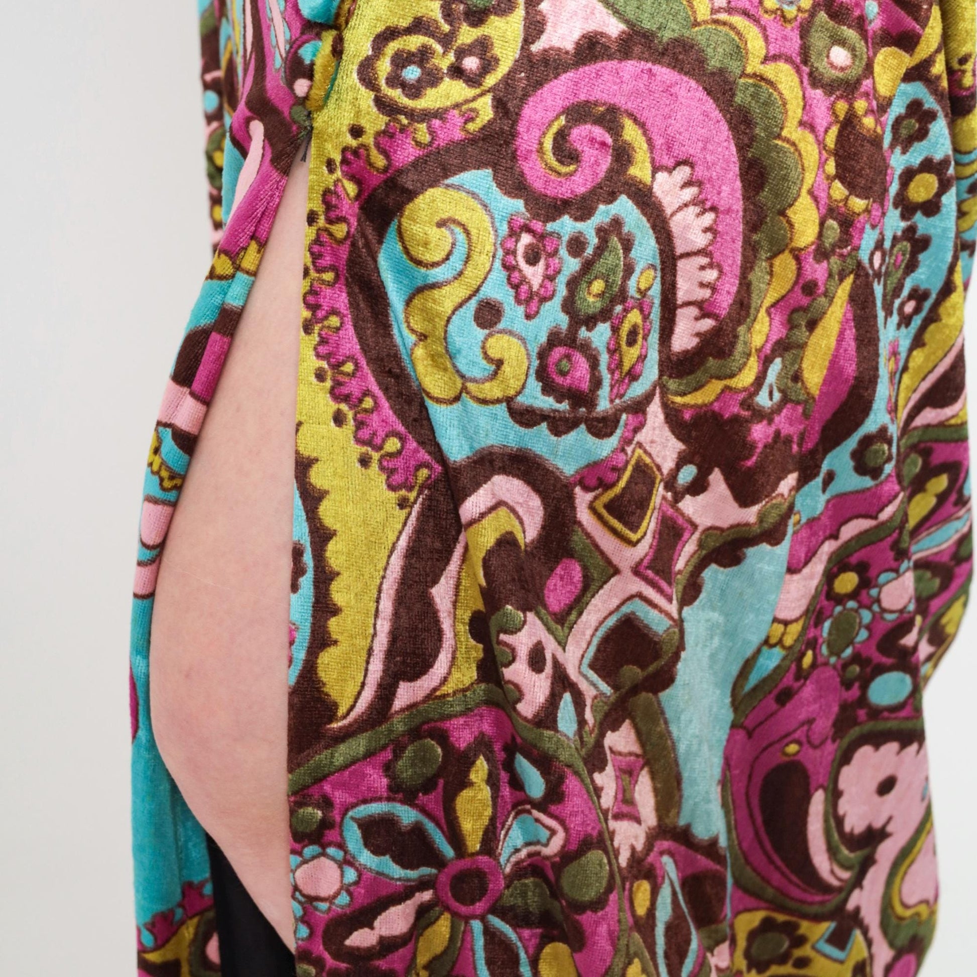 70s Psychedelic Velvet Paisley Maxi Dress Black High Waist Long Sleeve Front Slit Small