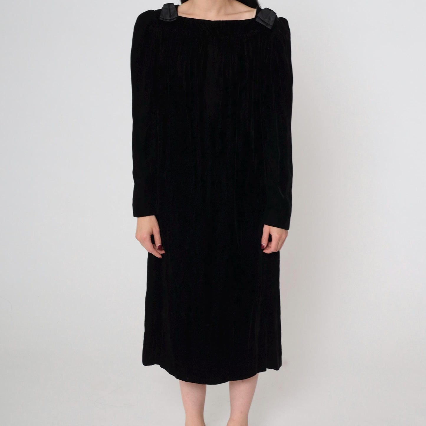 80s Victor Costa Black Velvet Midi Dress Bow Shoulders Long Sleeve Medium
