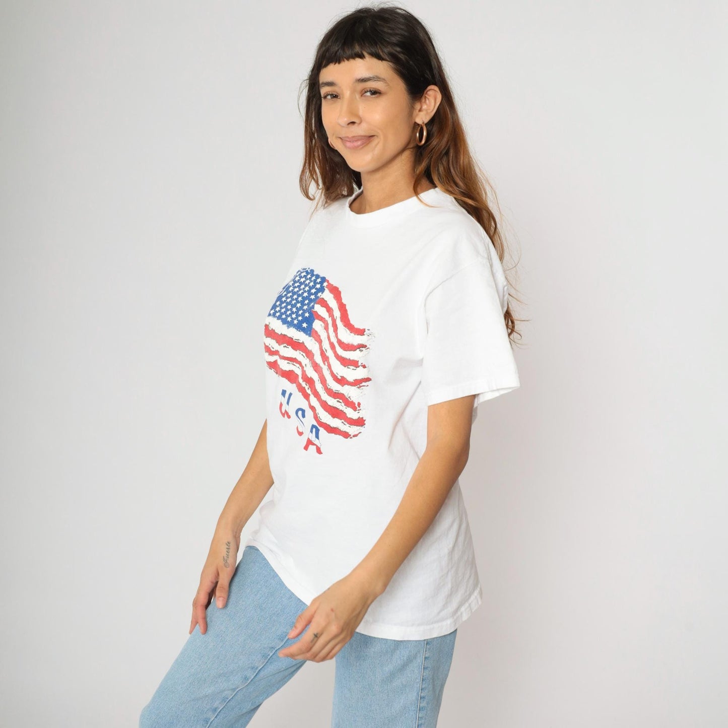 90s American Flag USA Graphic T-Shirt Fruit of the Loom White Crewneck Medium