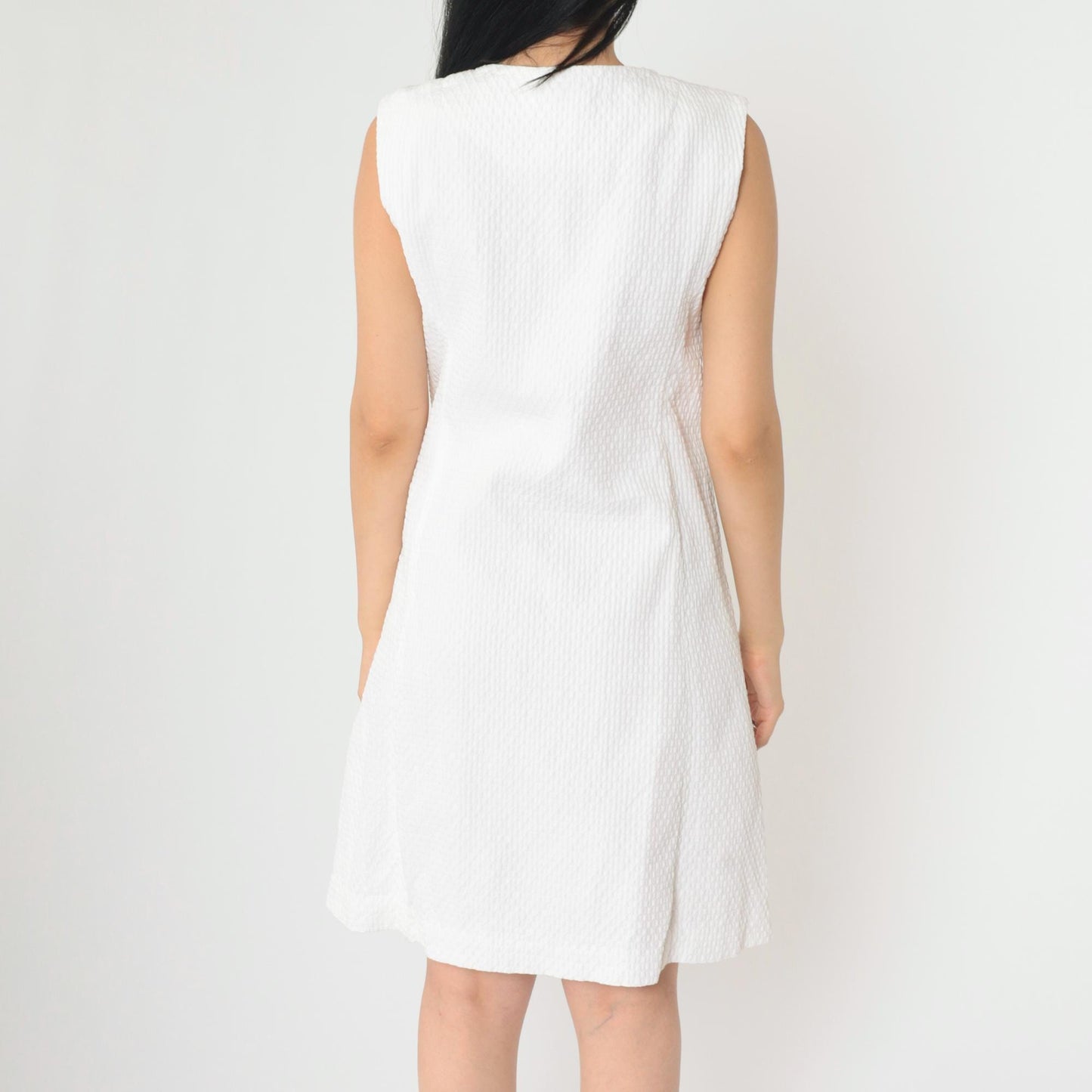 60s White Mod Mini Shift Dress Sleeveless Front Zip Textured Small