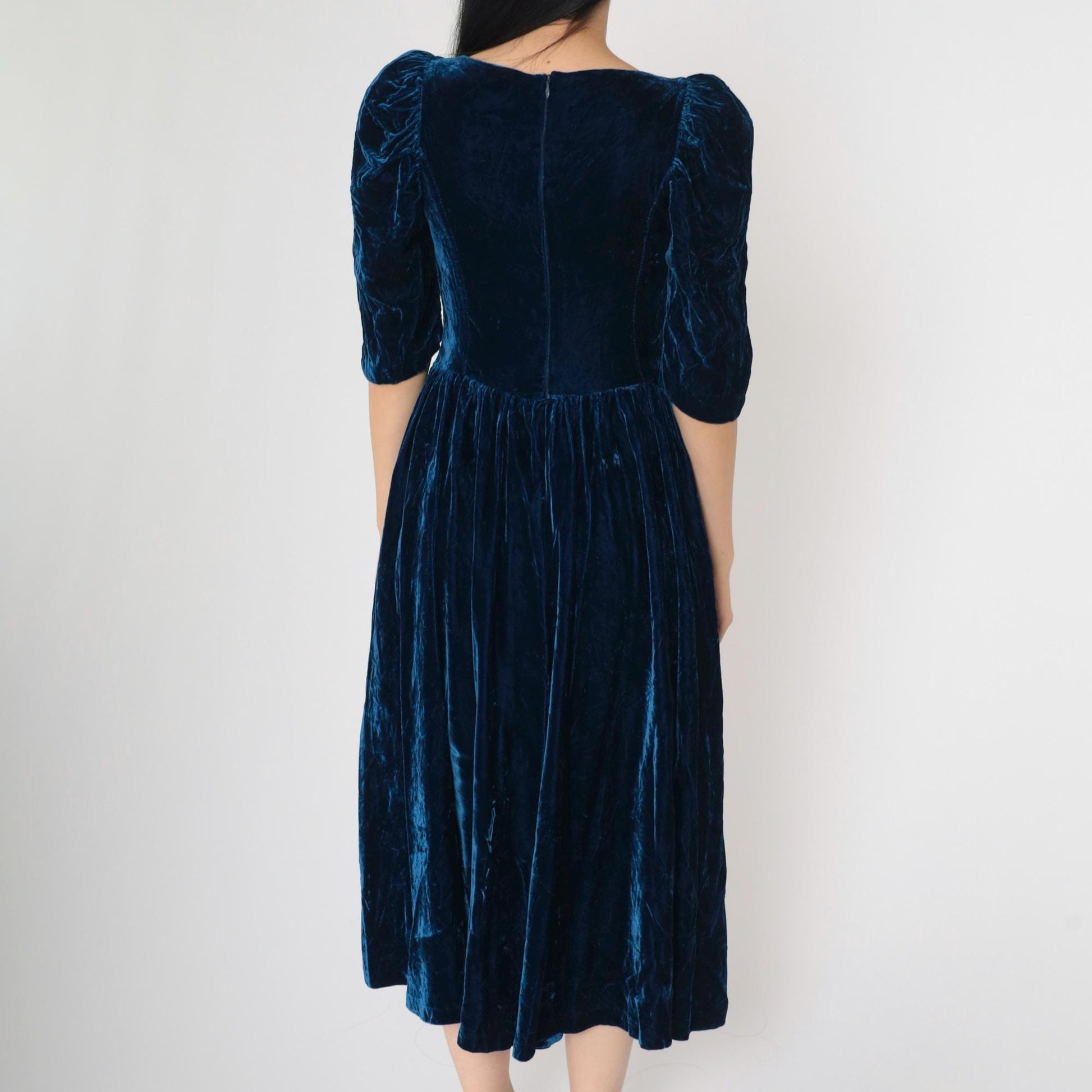 80s Blue Velvet Midi Dress Puff Sleeve Sweetheart Neckline Basque Waist Extra Small