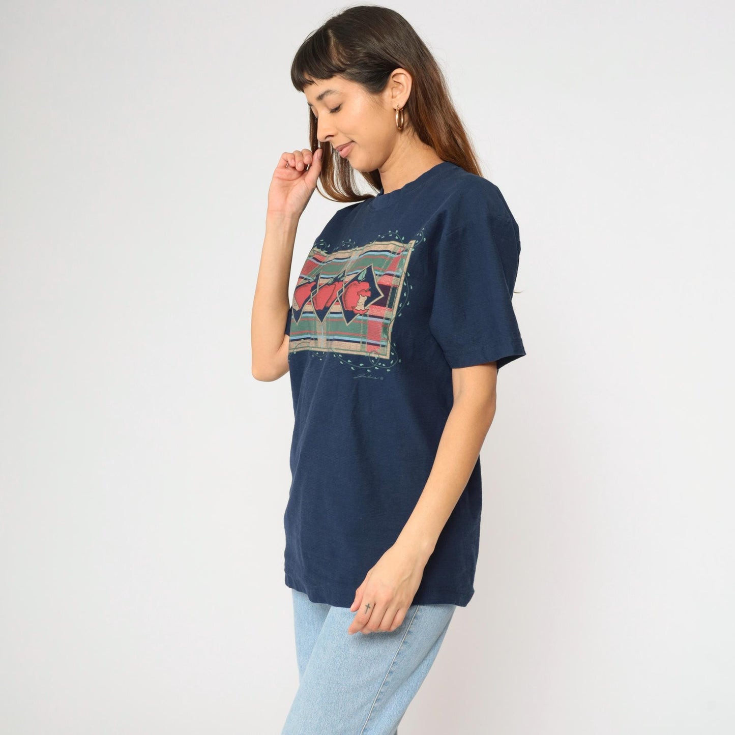 90s Apple Graphic T-Shirt Navy Blue Crewneck Cotton Medium