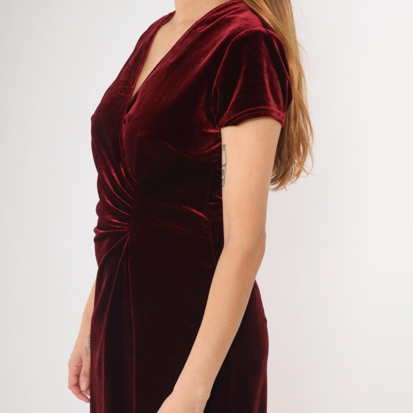 90s Robbie Bee Burgundy Velvet Wrap Dress V-Neck Ruched Knee Length Medium 8