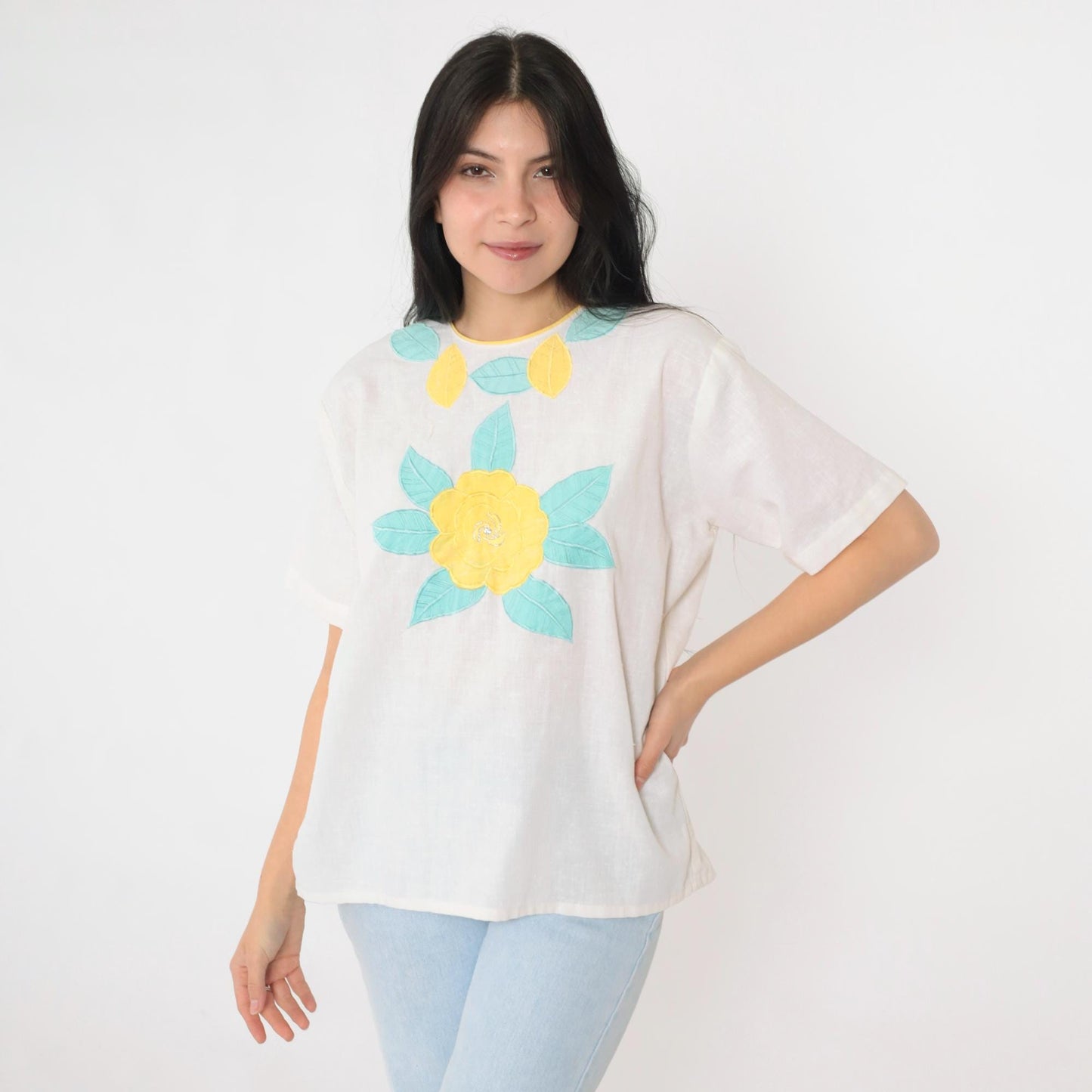 80s White Floral Embroidered Blouse Short Sleeve Button Back Medium