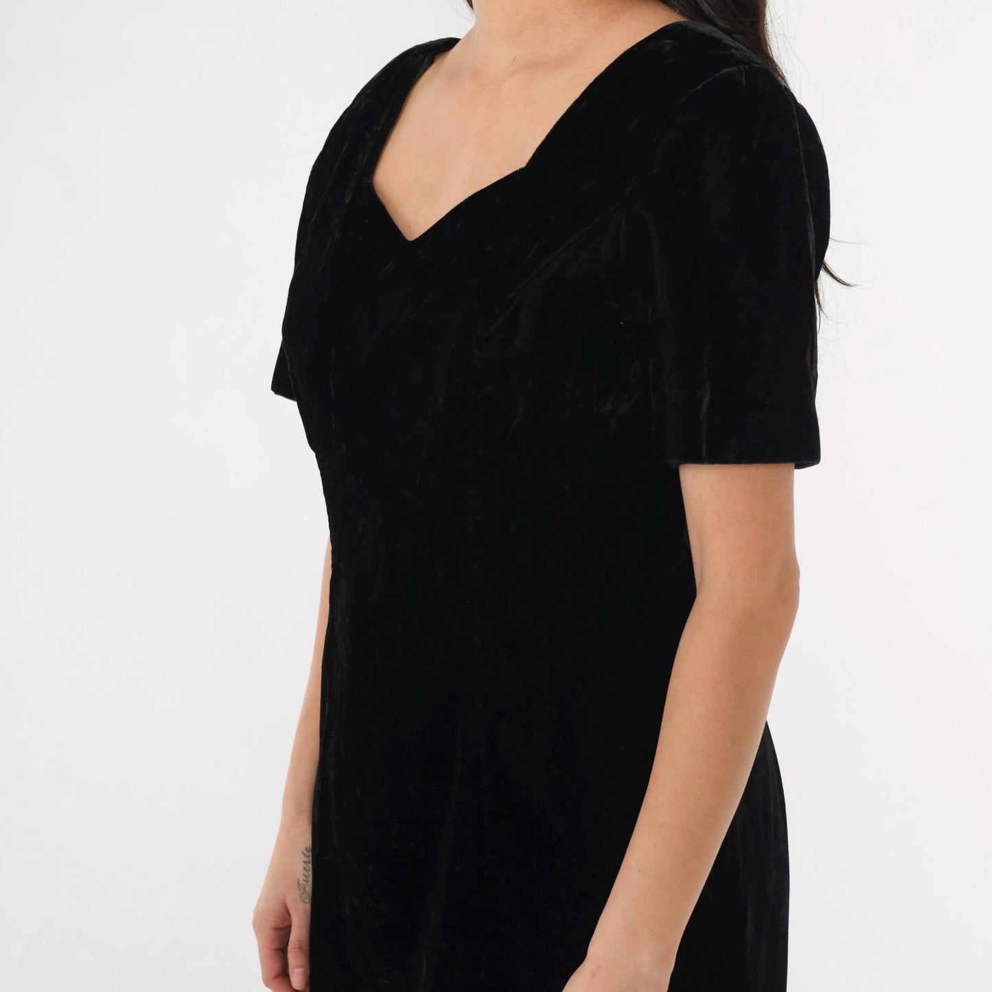 90s Black Velvet Dress Criss-Cross Back Sweetheart Neckline Knee-Length Medium