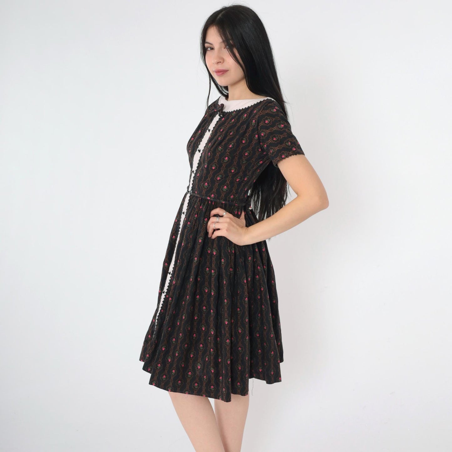 1950s Black Floral Cotton Fit-and-Flare Dress Boat Neck Ric-Rac Trim Extra Small