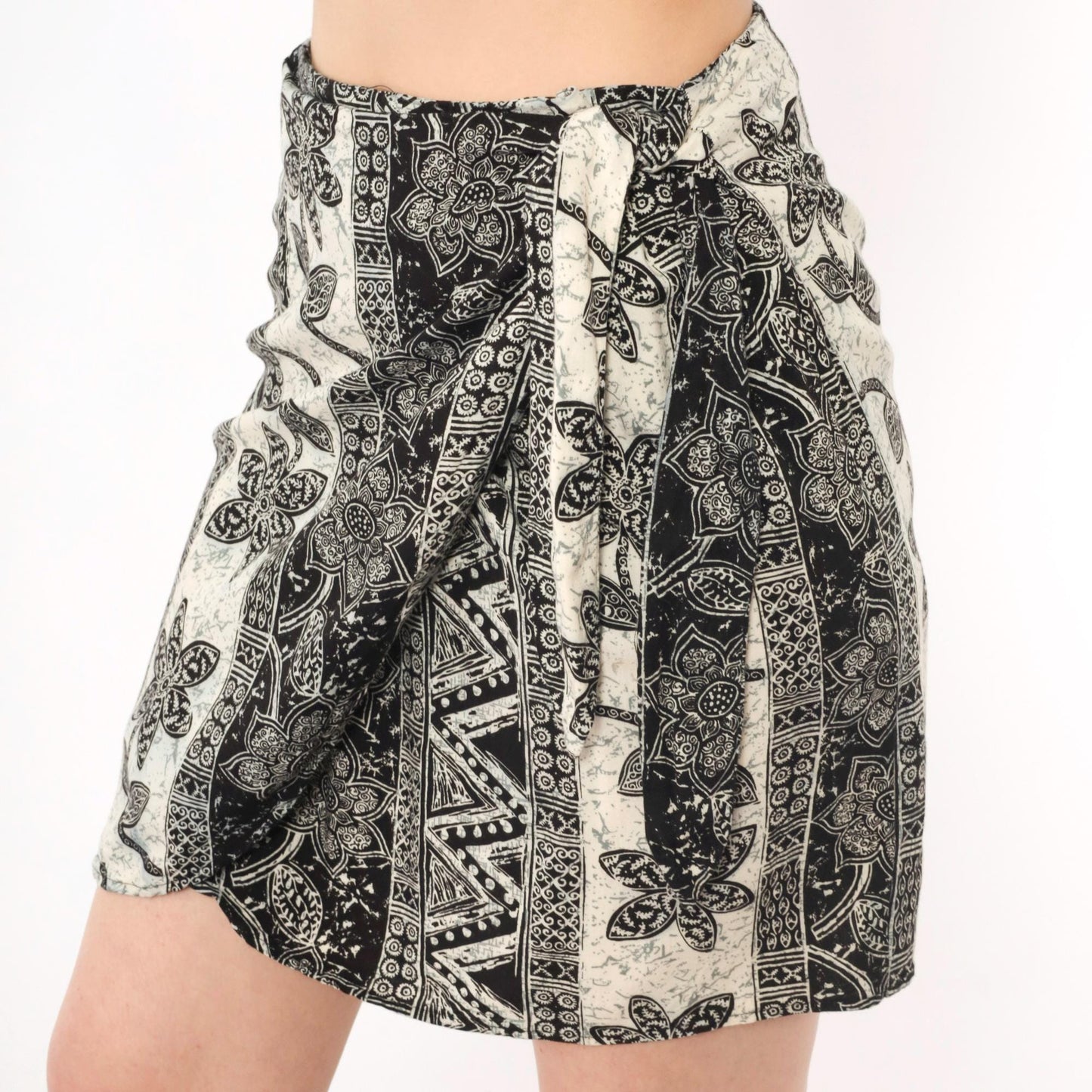90s Streetusfar Floral Wrap Skirt Black White Striped Mini XS