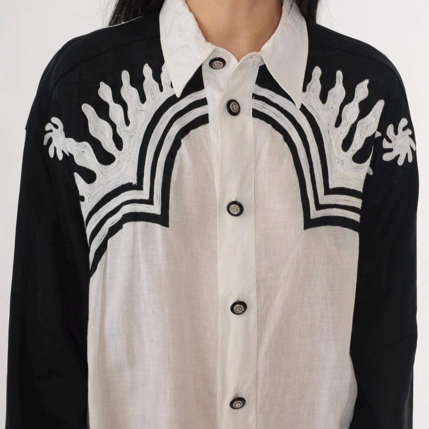 90s Byblos Italian Linen Button Up Shirt Black White Embroidered Crest Medium