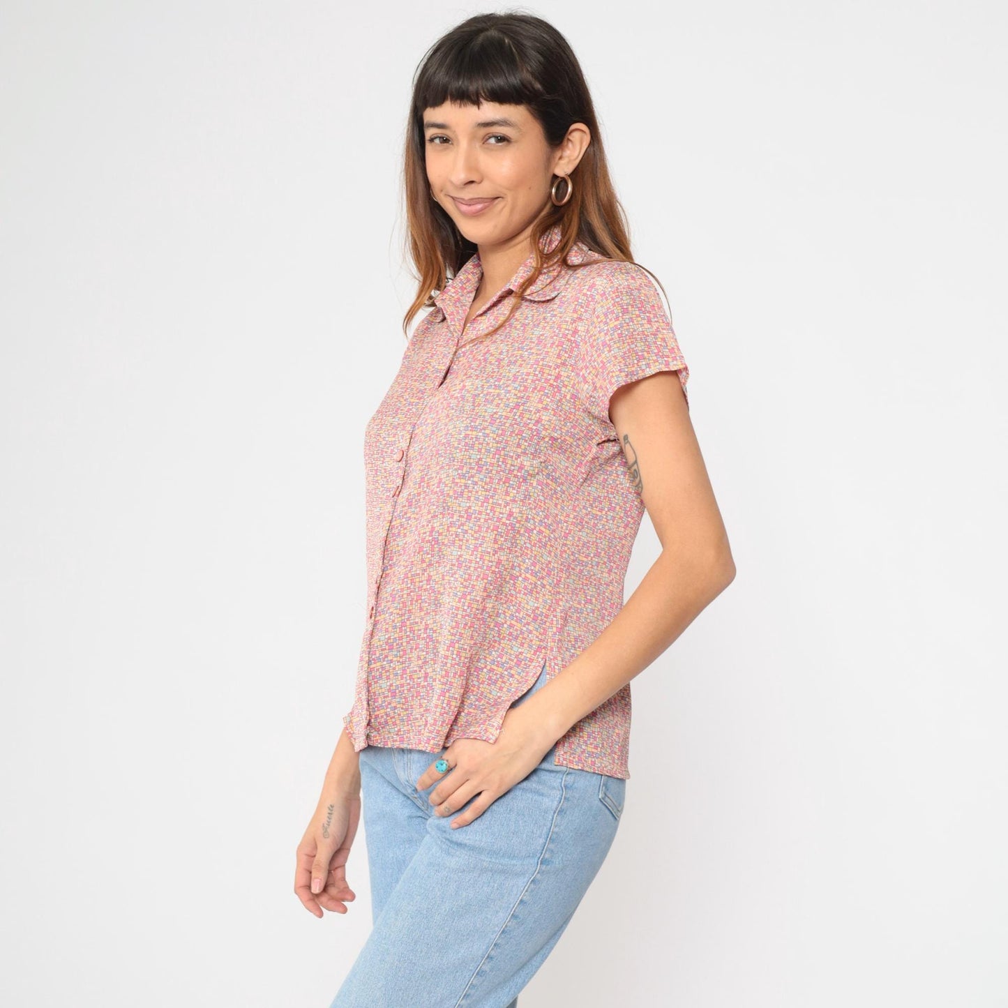 90s Geometric Pastel Pink Button Up Blouse Short Sleeve Collared Medium