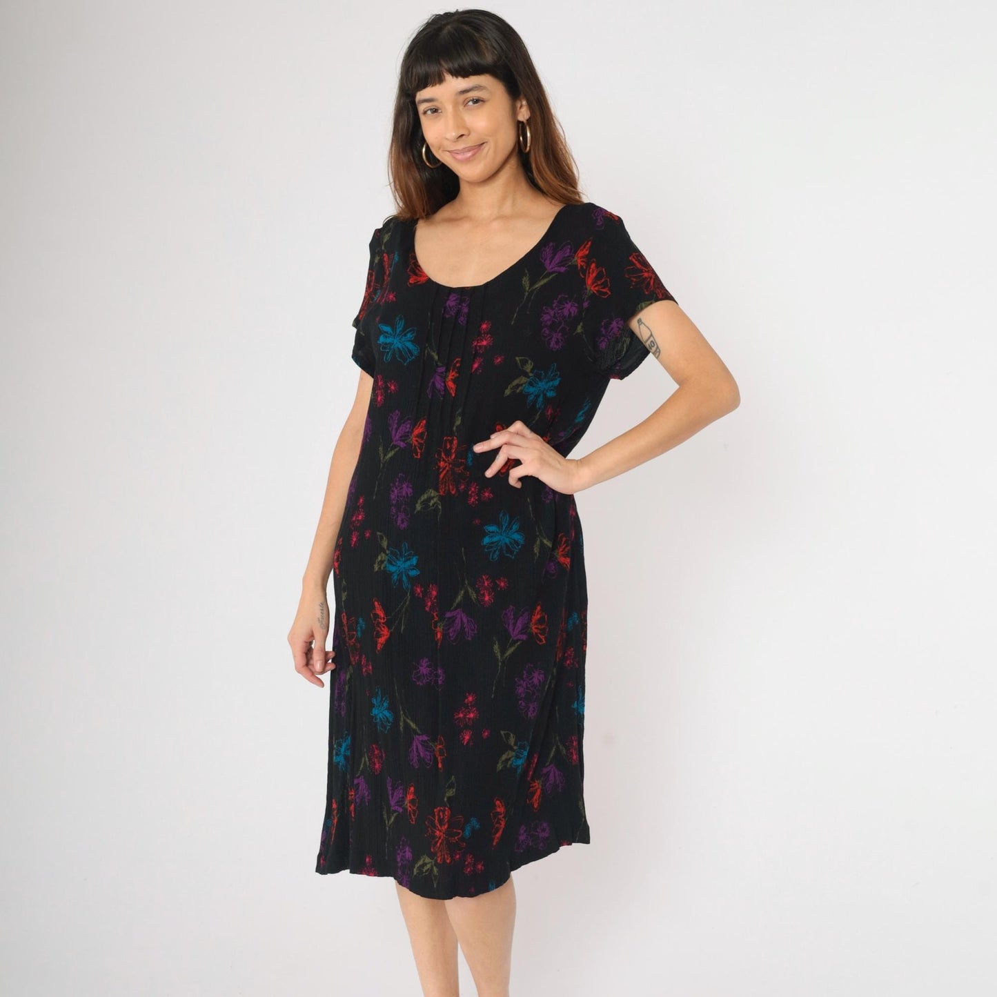 90s Black Floral Rayon Midi Dress Pintucked Scoop Neck Short Sleeve Medium Large