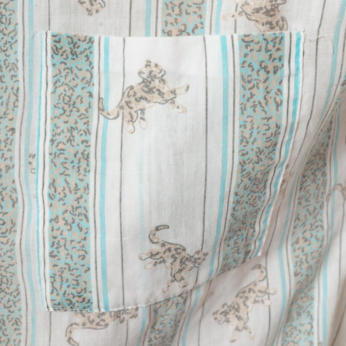 80s Leopard Striped Button-Up Blouse White Blue 3/4 Sleeve Large