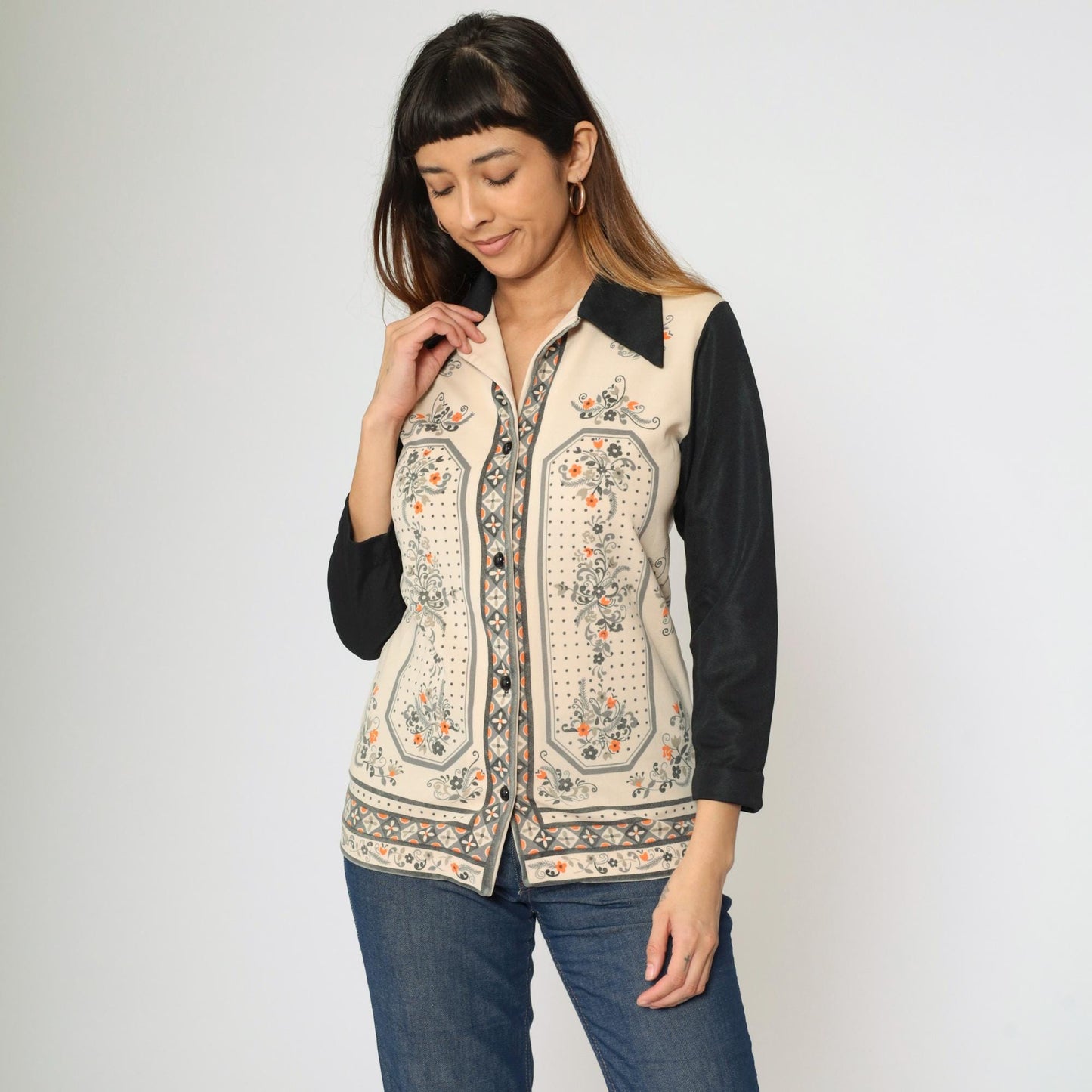 70s Mod Floral Blouse Beige Black Dagger Collar Button Down Small