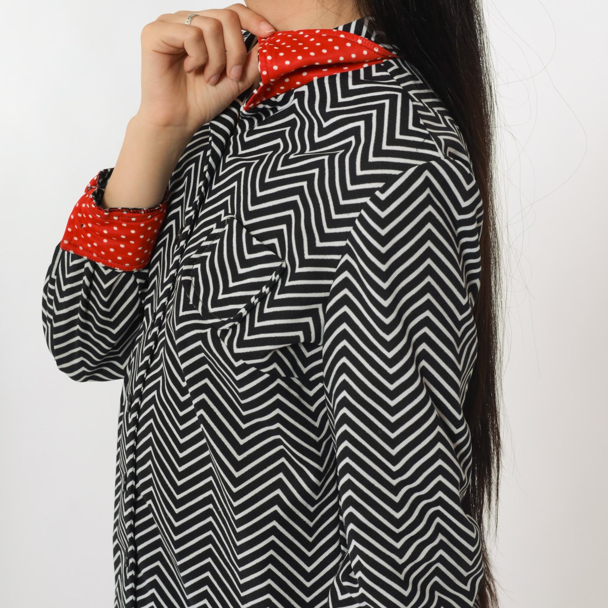 70s Black White Striped Button Up Blouse Dagger Collar Long Sleeve Small Medium