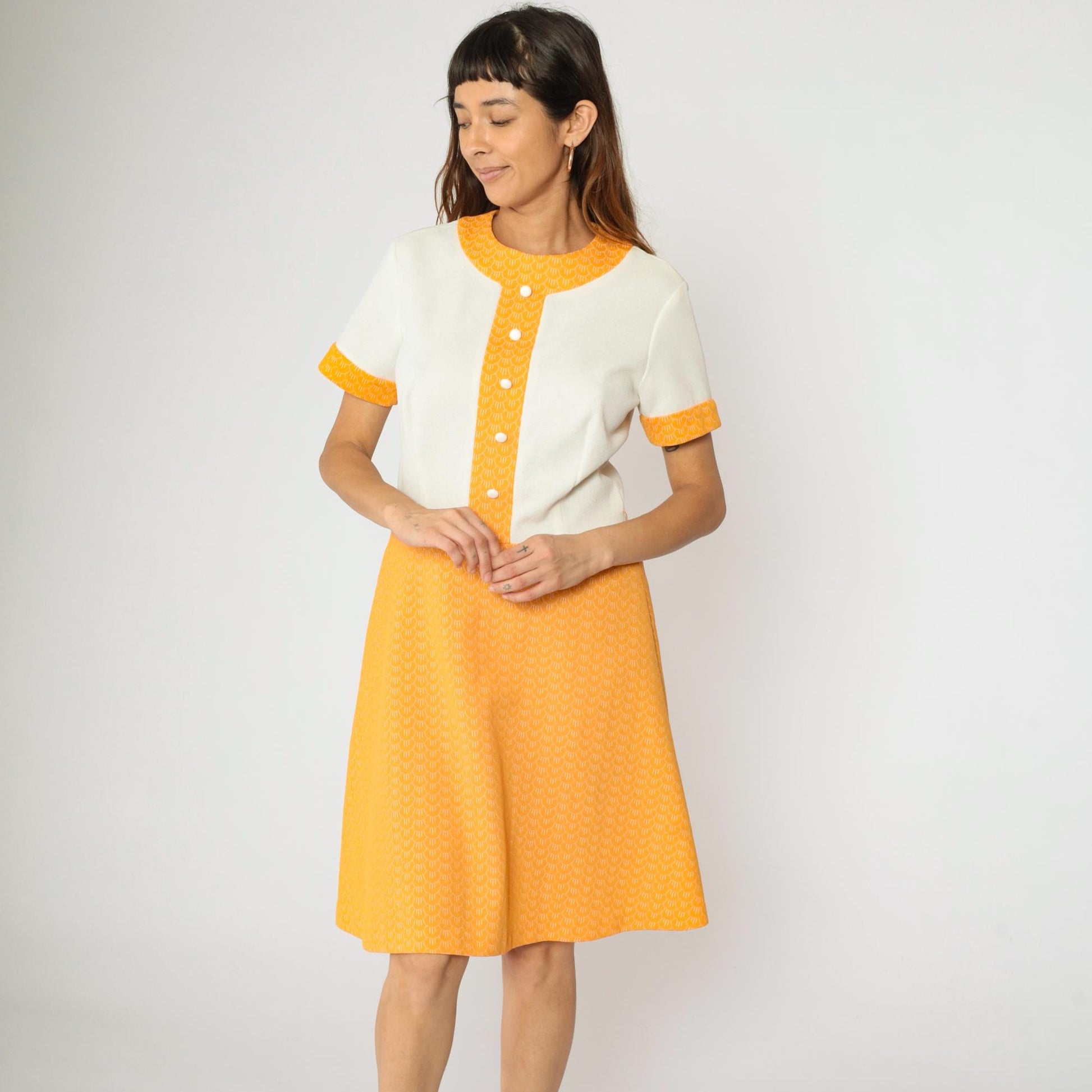1960s Mod A-Line Dress Orange White Geometric Knee Length Short Sleeve Medium M