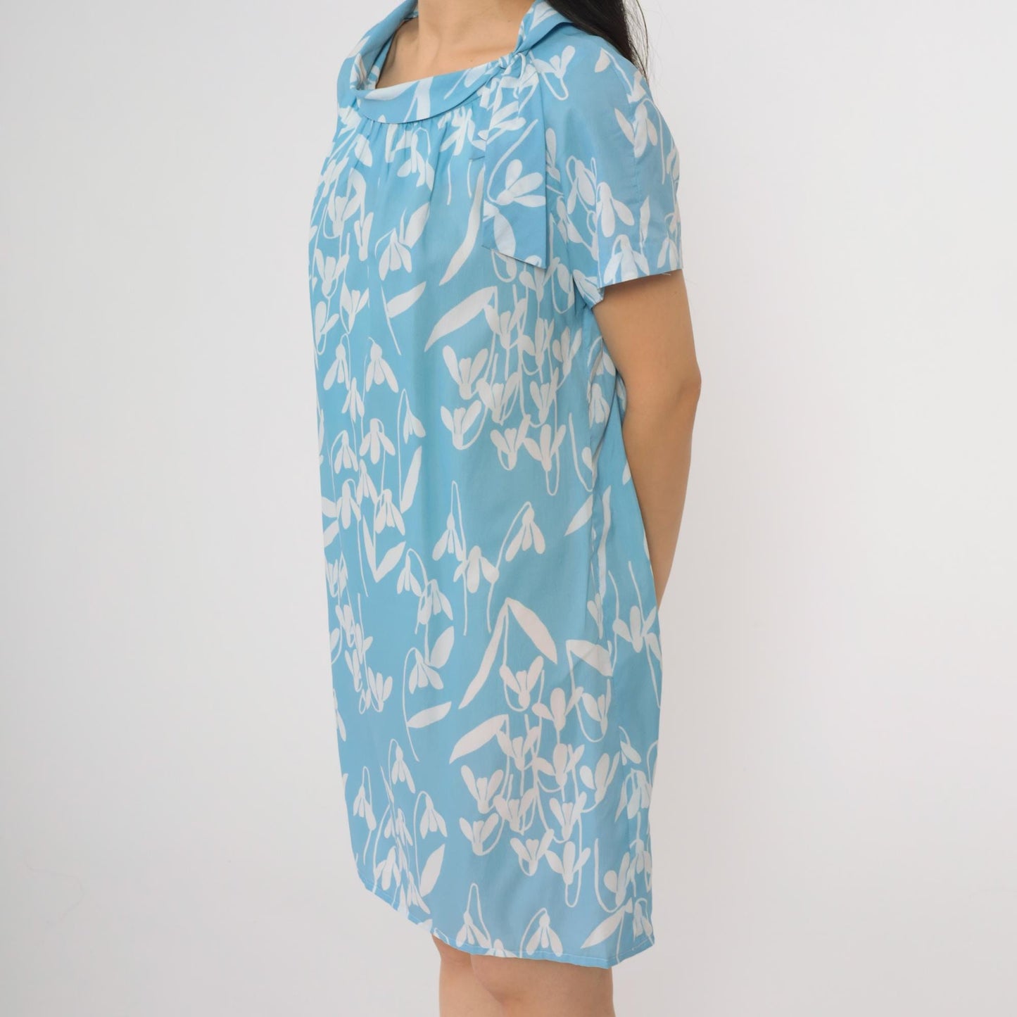60s Blue Floral Shift Mini Dress Tie Collar Short Sleeve Medium M