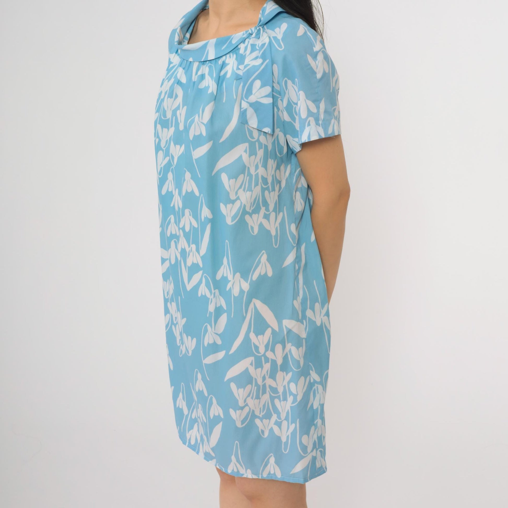 60s Blue Floral Shift Mini Dress Tie Collar Short Sleeve Medium M