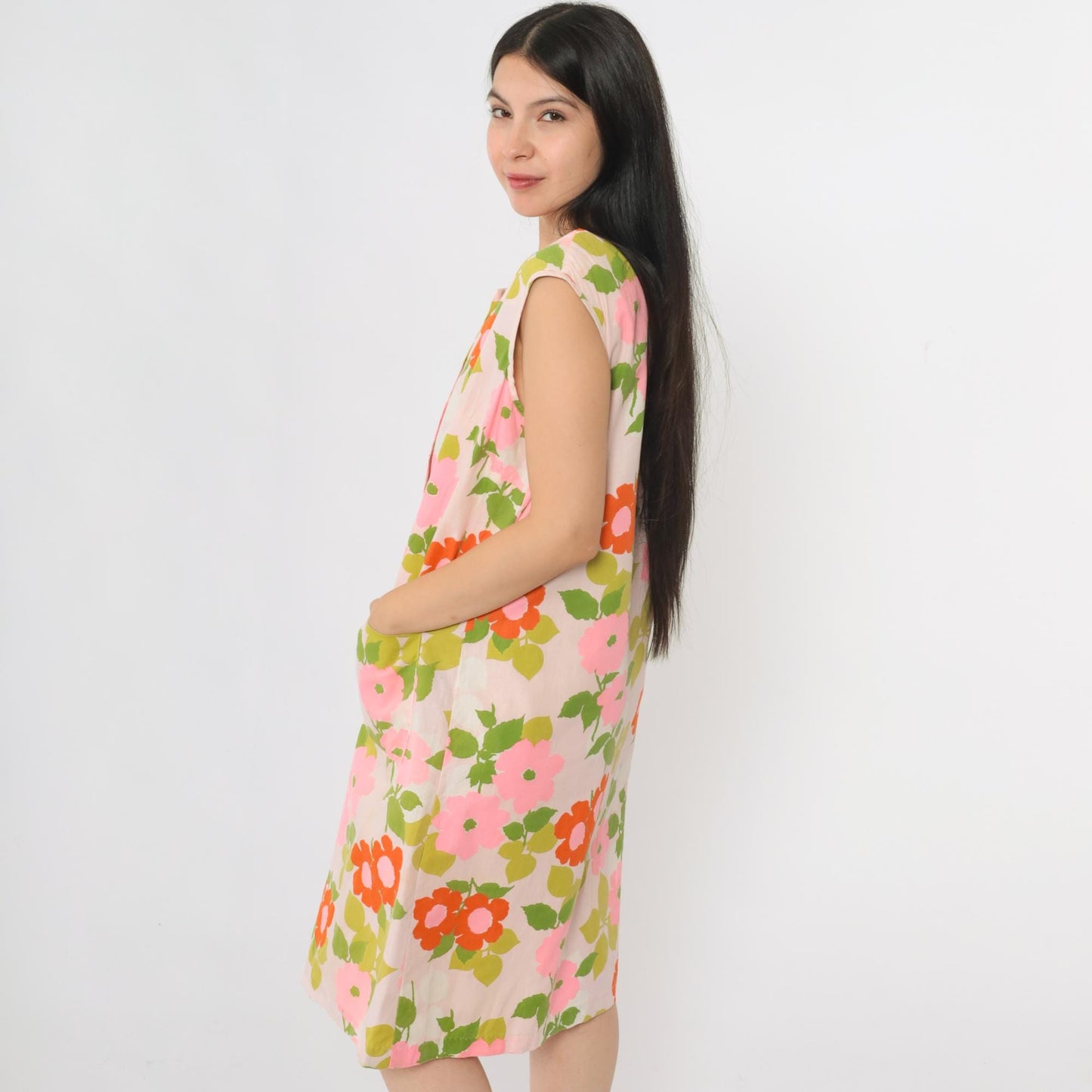 1960s Pink Floral Shift Dress Sleeveless Button Front Knee Length Medium