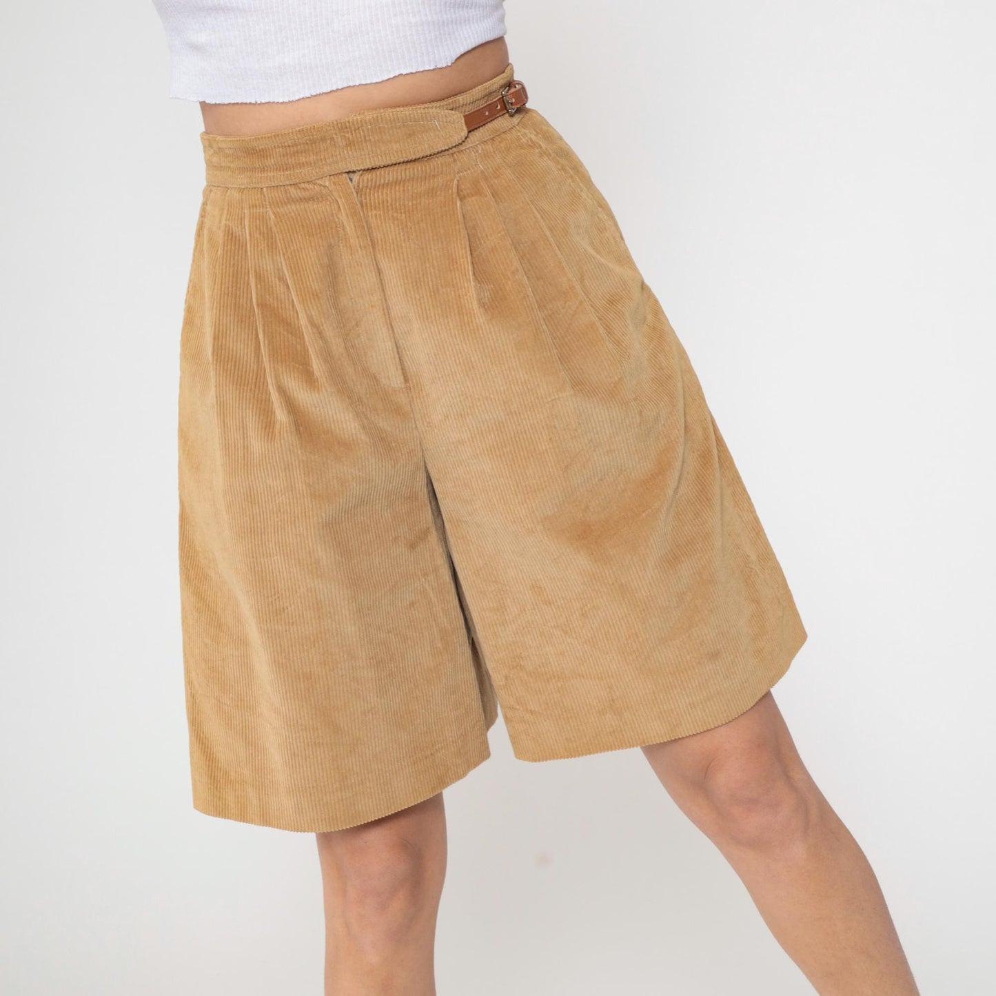 80s The Villagers Tan Corduroy Pleated High-Waist Shorts Small