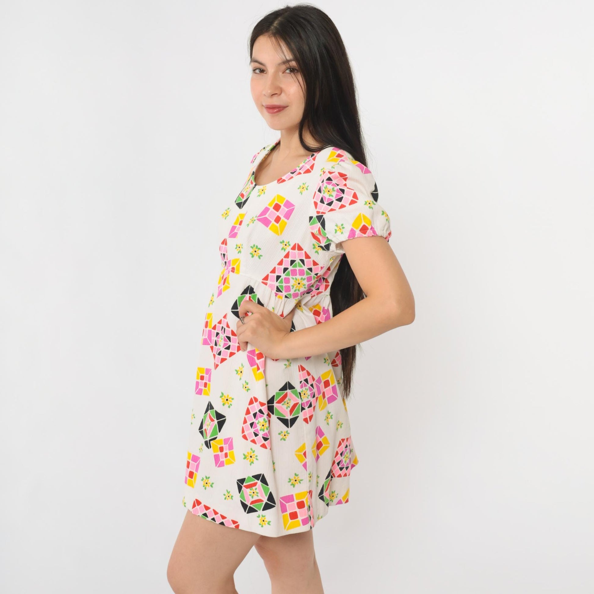 1960s Floral Quilt Print Babydoll Dress Puff Sleeve Empire Waist Mini White Small