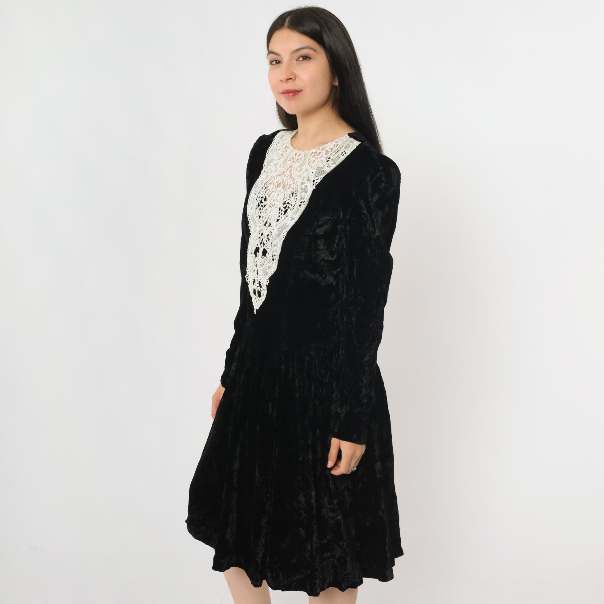 80s Black Velvet Midi Dress White Lace Basque Waist Puff Sleeve Medium