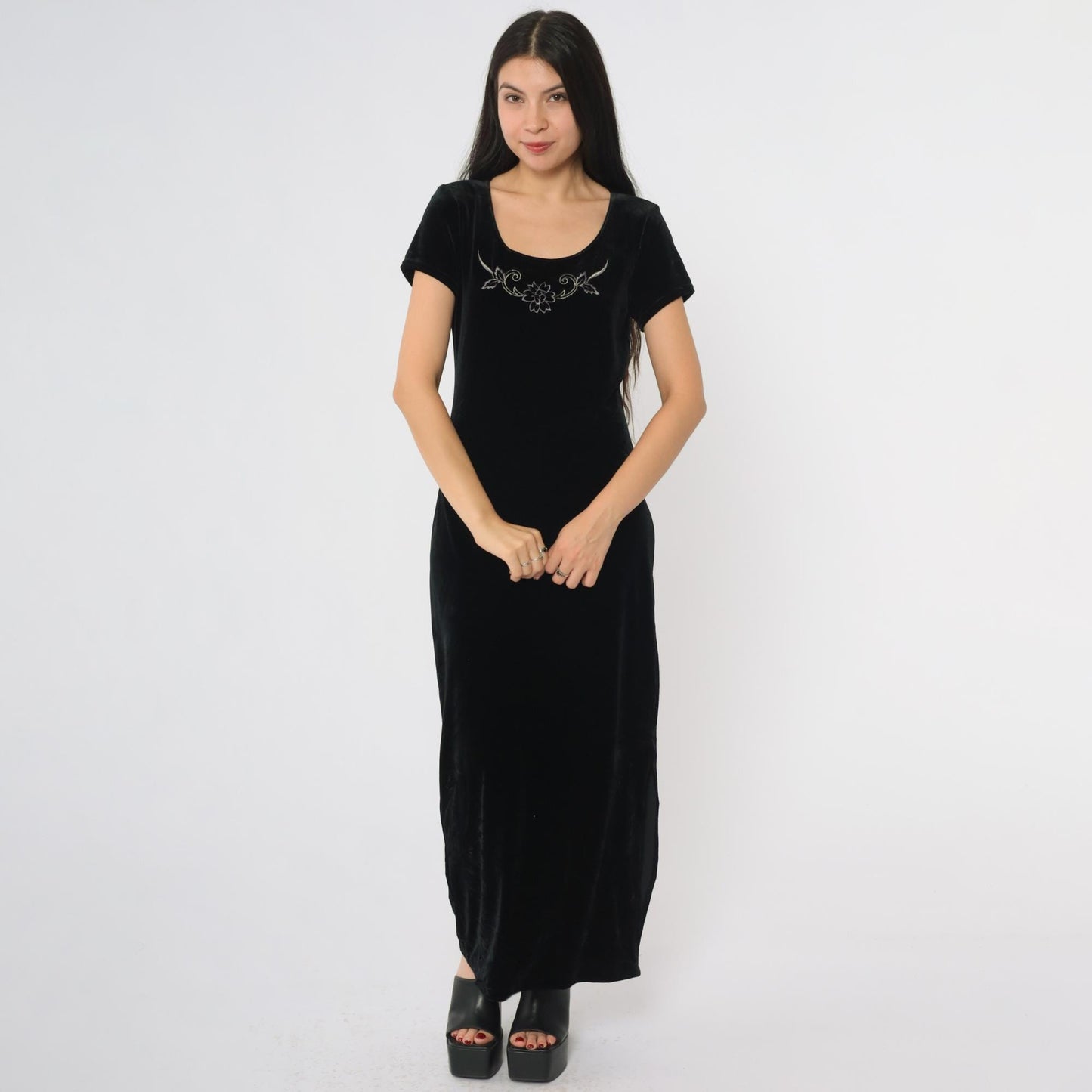 90s Danielle Casey Black Velvet Maxi Dress Embroidered Floral Scoop Neck Small 6