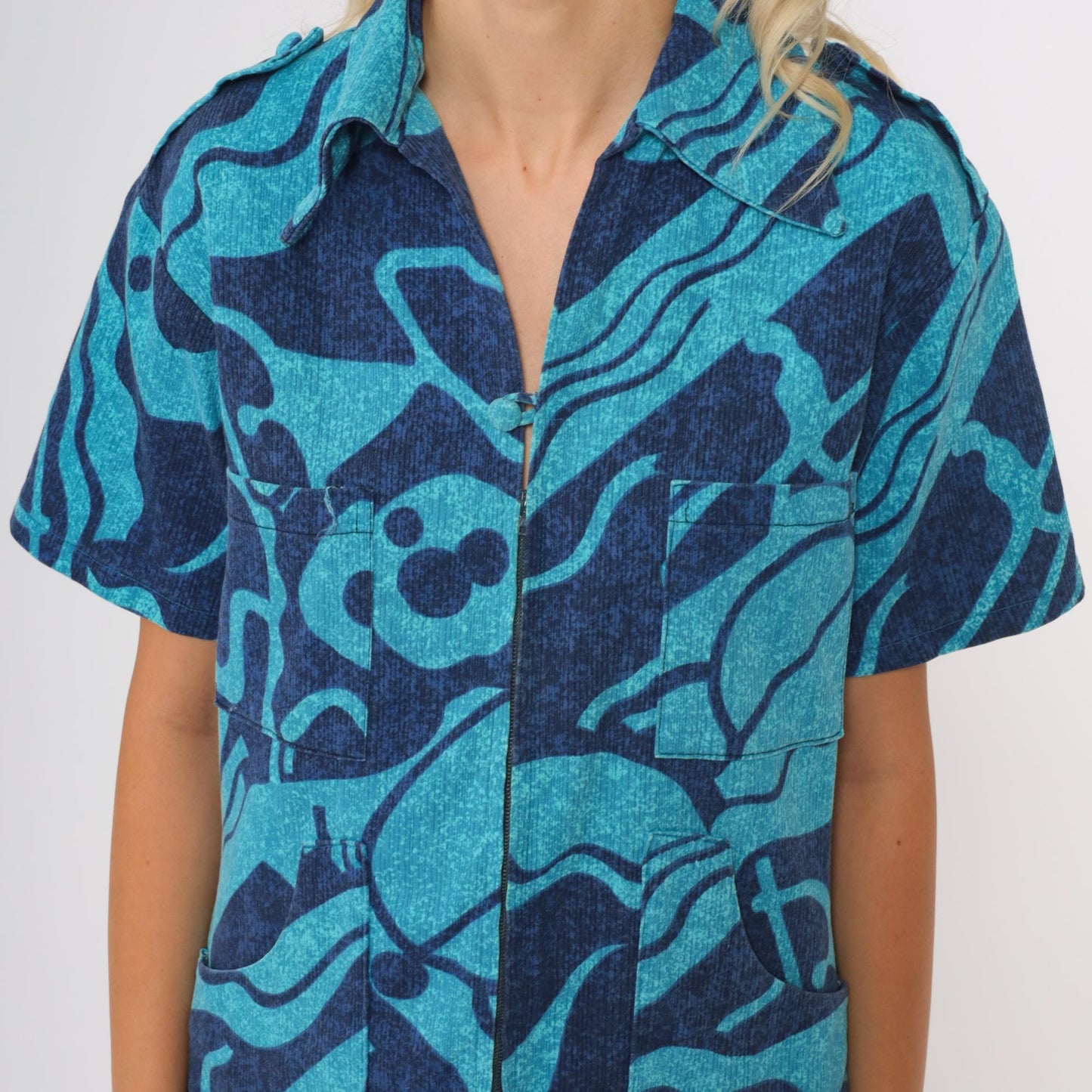 70s Hawaiian Zip Blouse Turquoise Psychedelic Tiki Print Short Sleeve Small