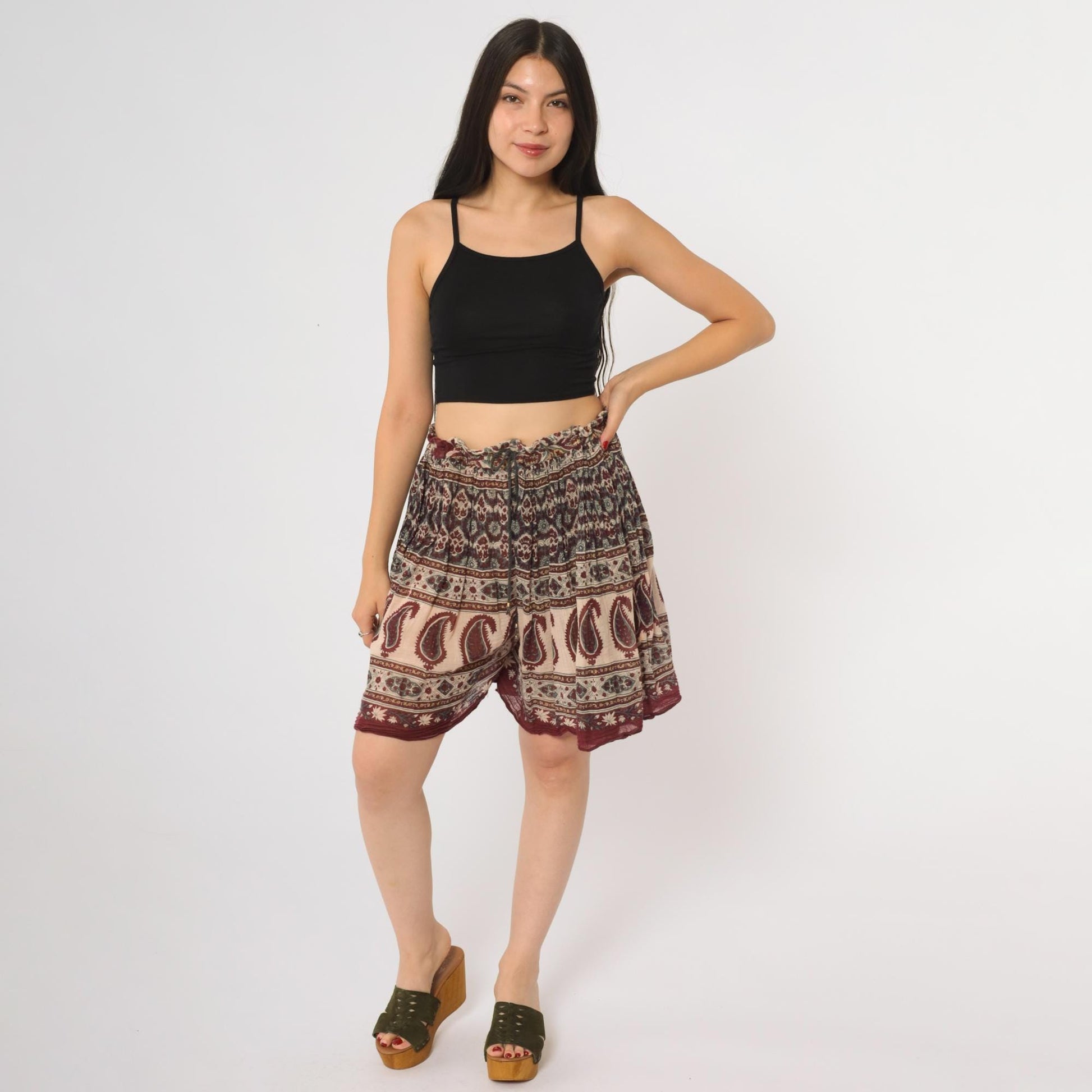 90s Burgundy Paisley Cotton Shorts Drawstring Tiered Medium