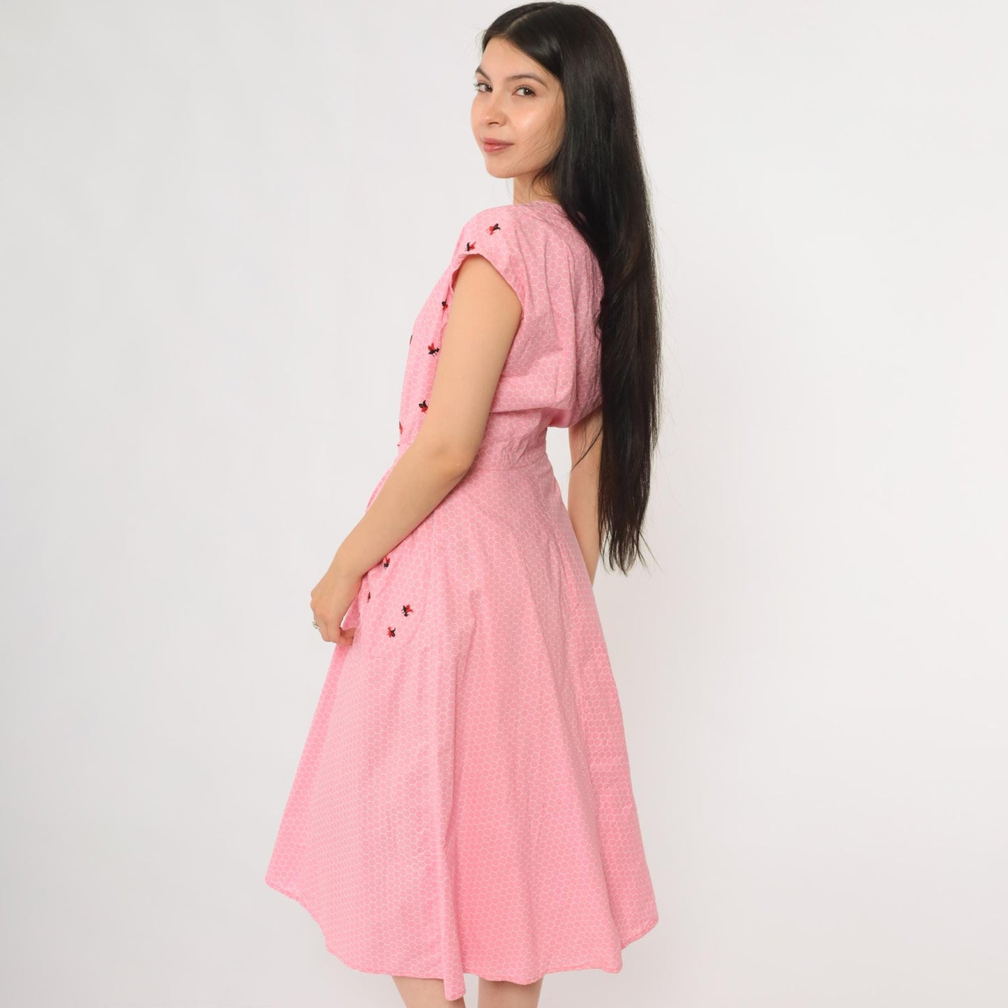70s Bee Honeycomb Print Wrap Dress Pink Embroidered Cap Sleeve Midi Medium Large