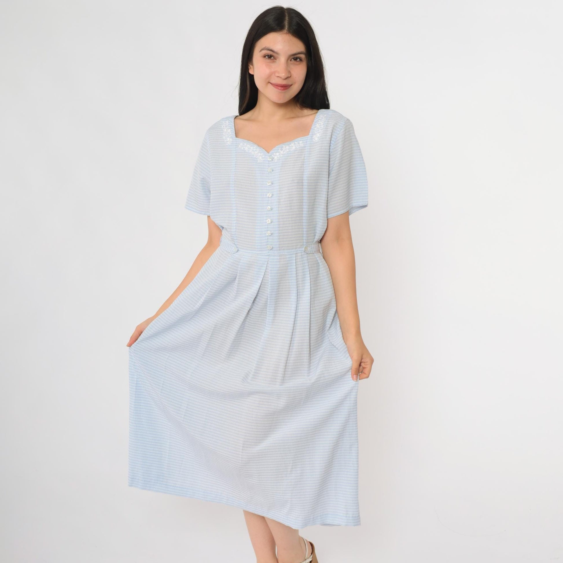90s Blue Gingham Sundress Floral Embroidered Sweetheart Neckline Midi Medium