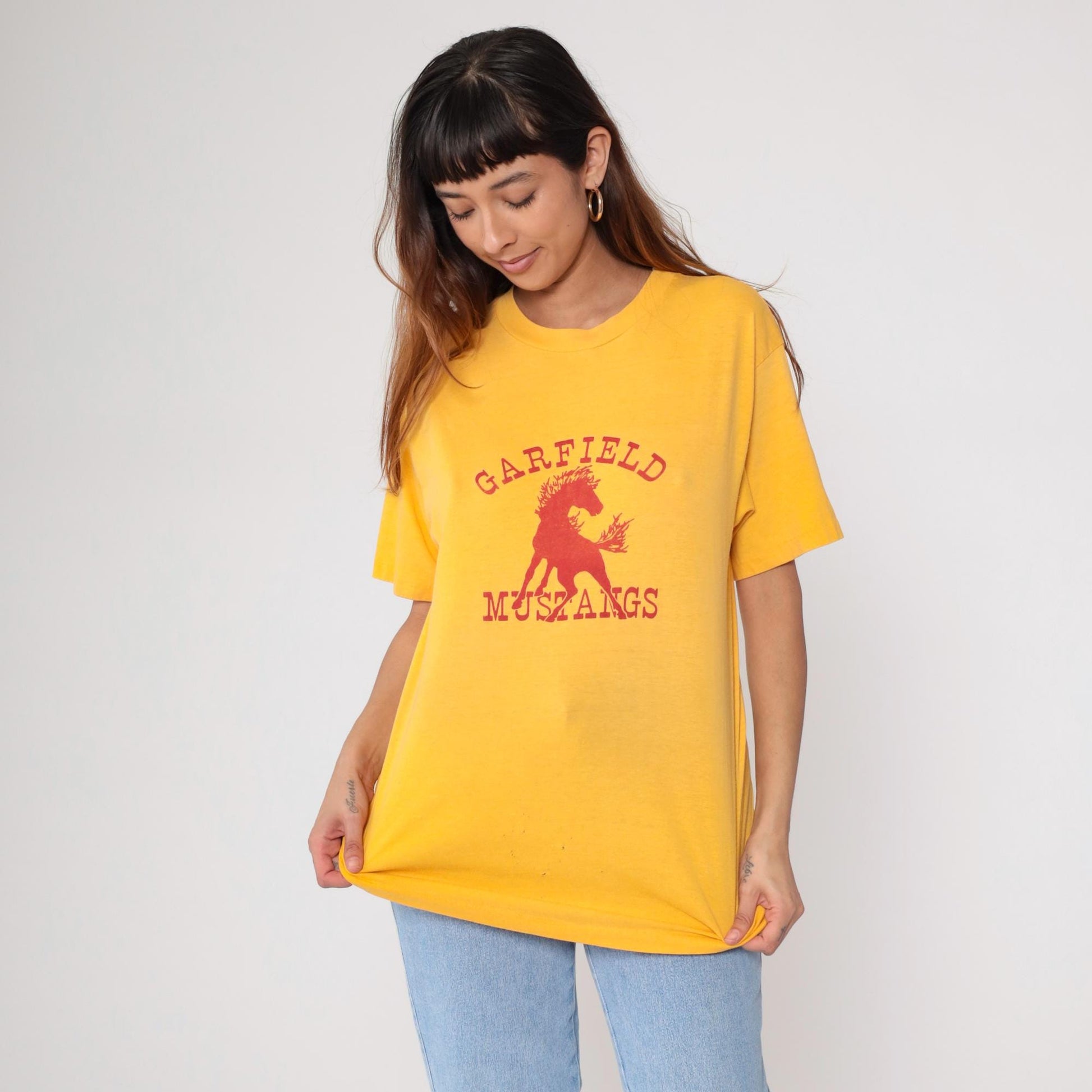 90s Garfield County Mustangs Montana High School Graphic Tee Yellow XL