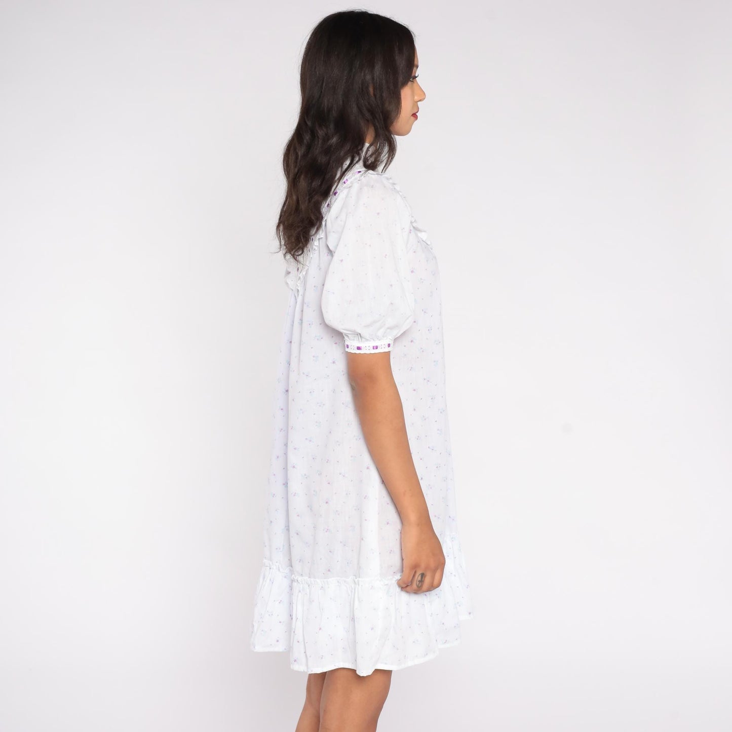 70s White Cotton Floral Dress Puff Sleeve Purple Ribbon Eyelet Bib Medium M