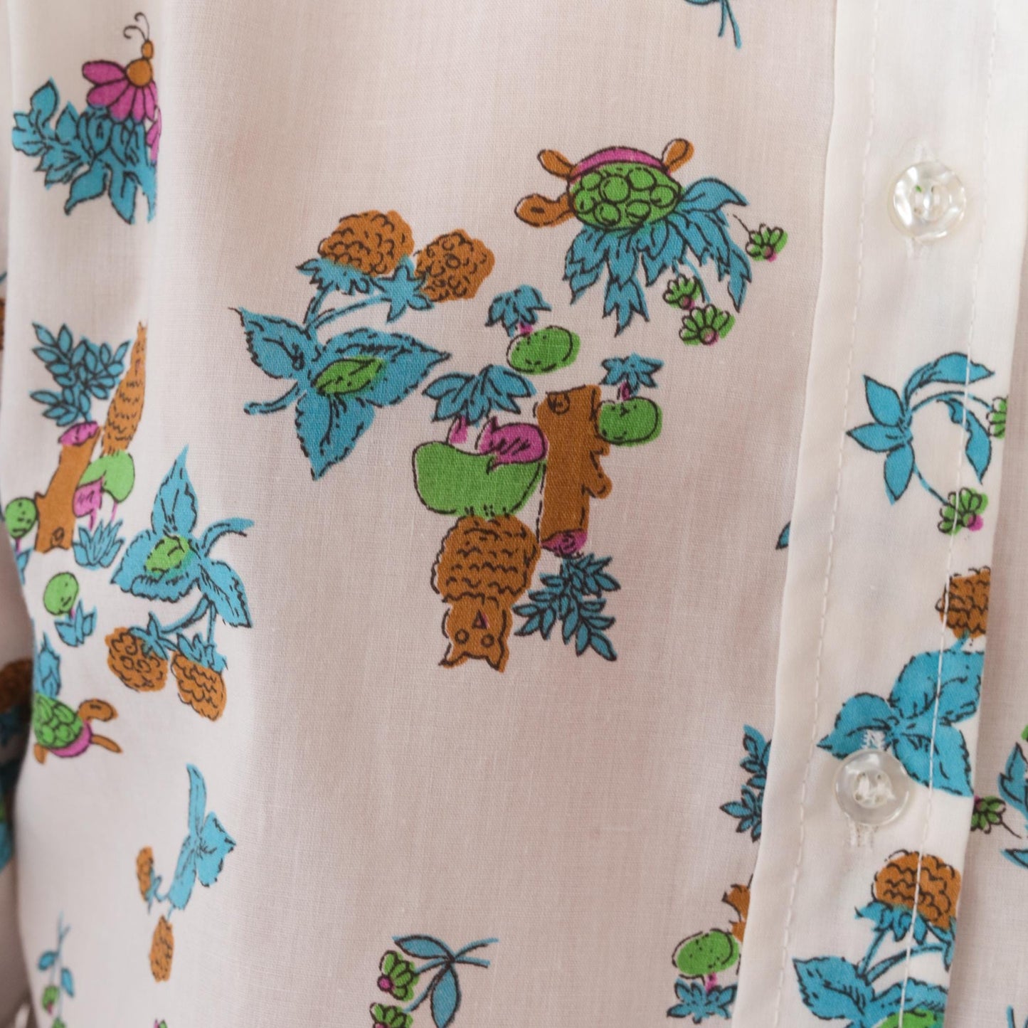 70s Animal Print Button Down Shirt Owl Turtle White Cotton Small S