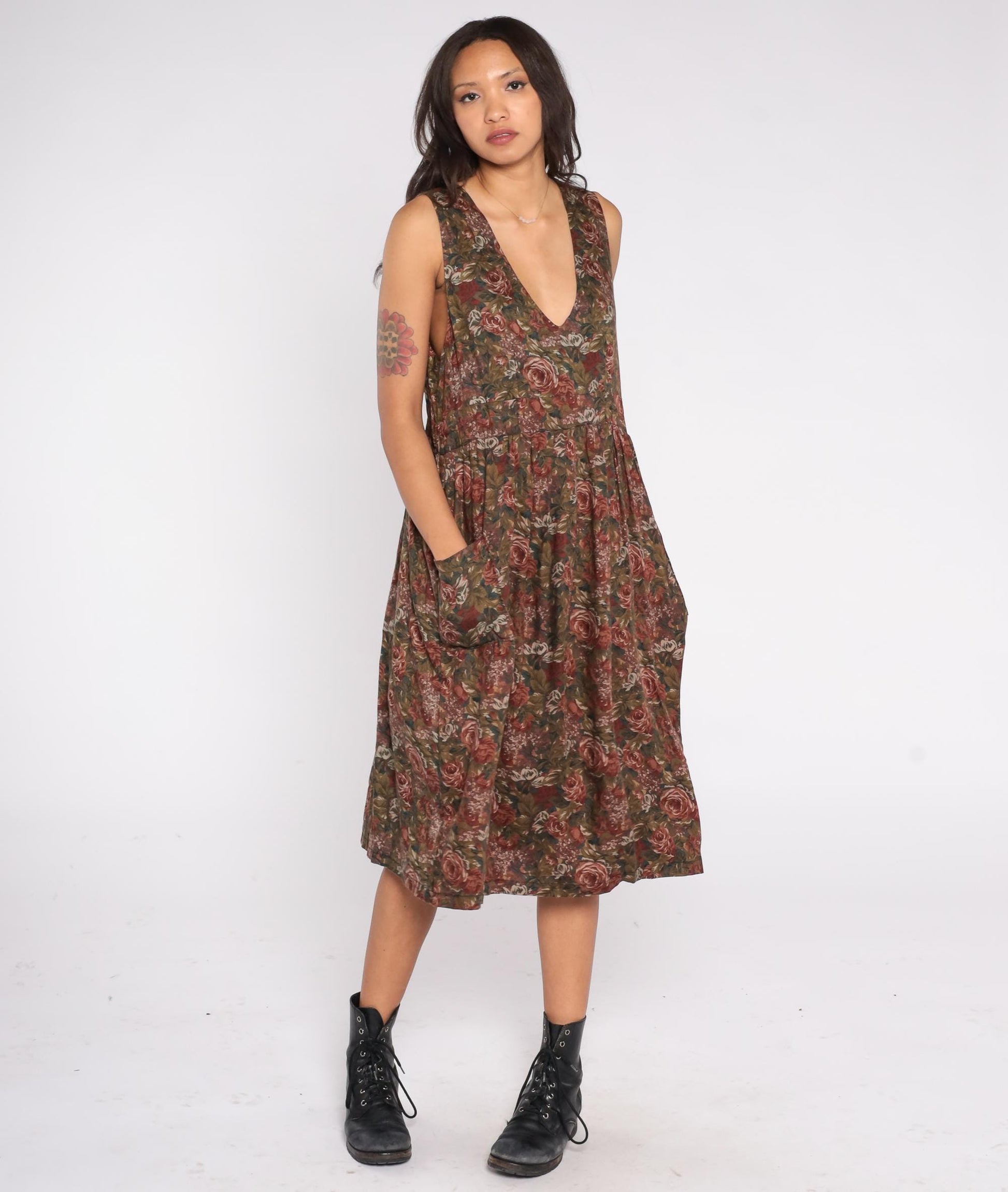90s Floral Midi Dress Deep V Neck Fit and Flare Brown Green Rose Print Pockets Medium M
