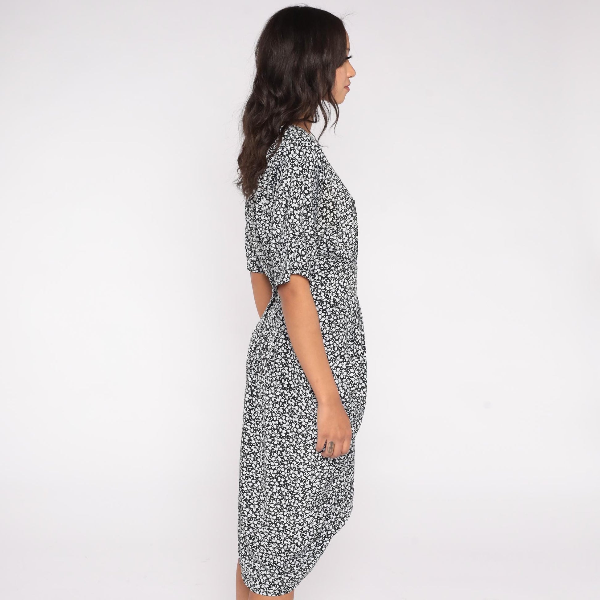 90s Warren Z Black White Leaf Print Midi Dress Fitted Waist Tulip Hem Medium