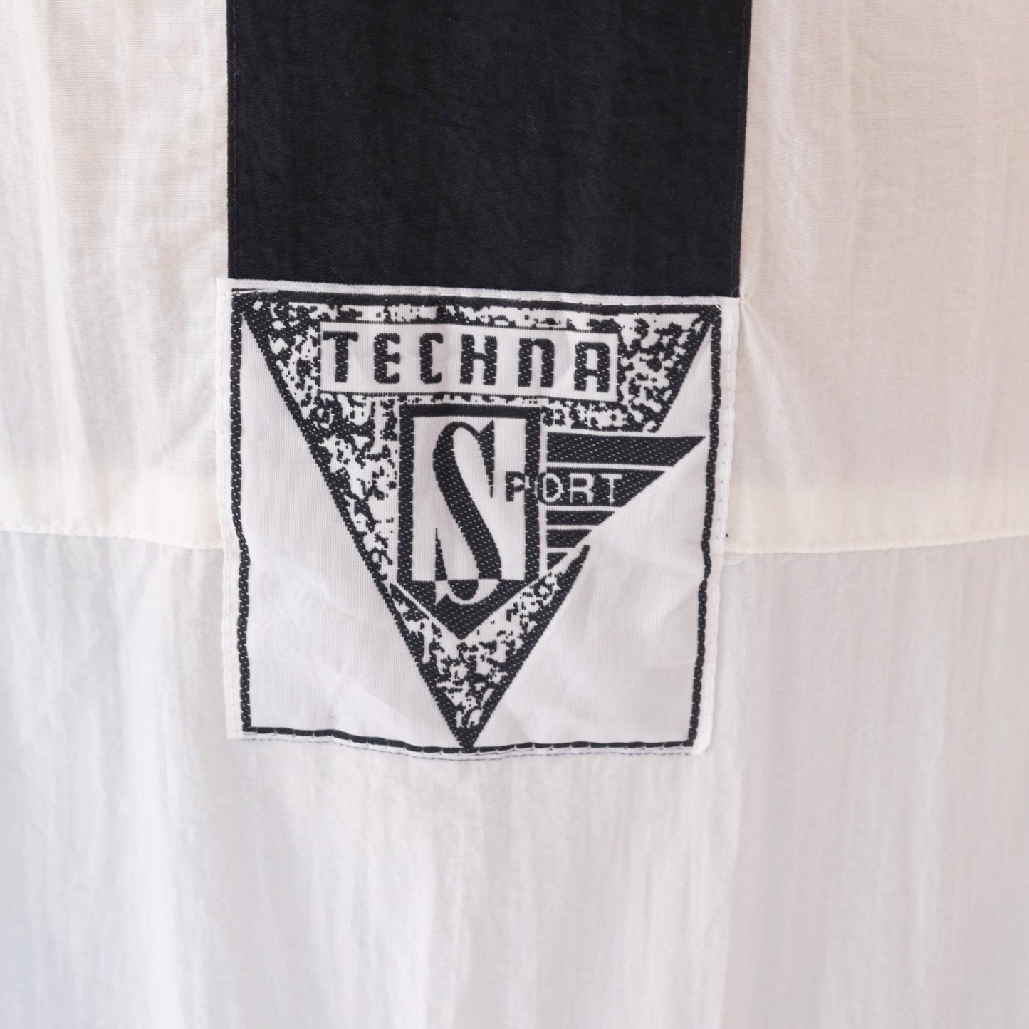 90s Techno Sport White Nylon Windbreaker Hooded Jacket Black Trim Small S