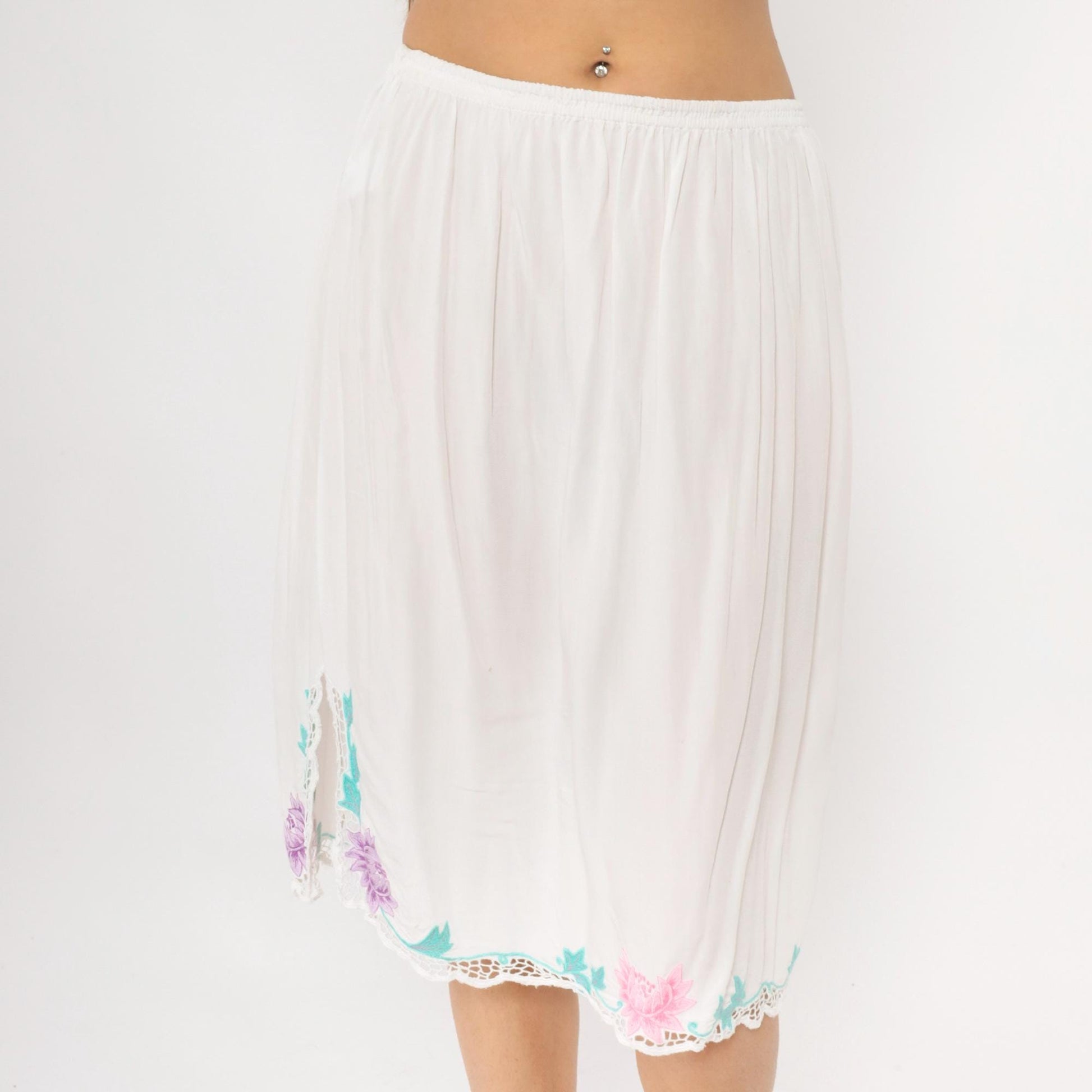 80s Phoenix White Half Slip Embroidered Floral Crochet Lace Medium