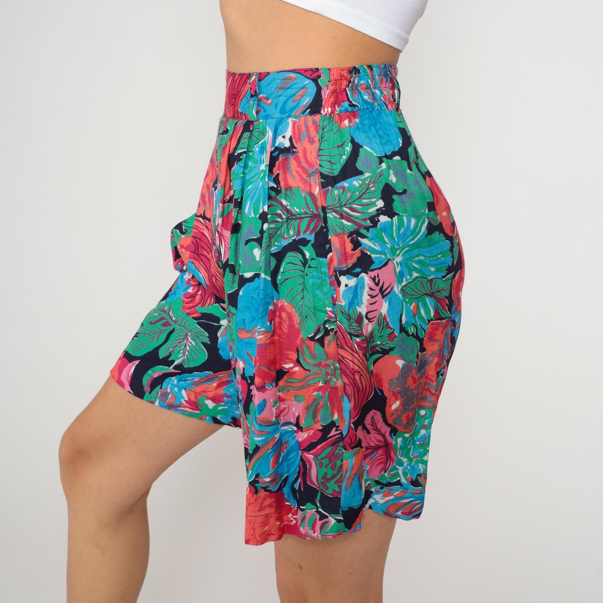 90s Tropical Floral High-Rise Shorts Rayon Black Pink Coral Small