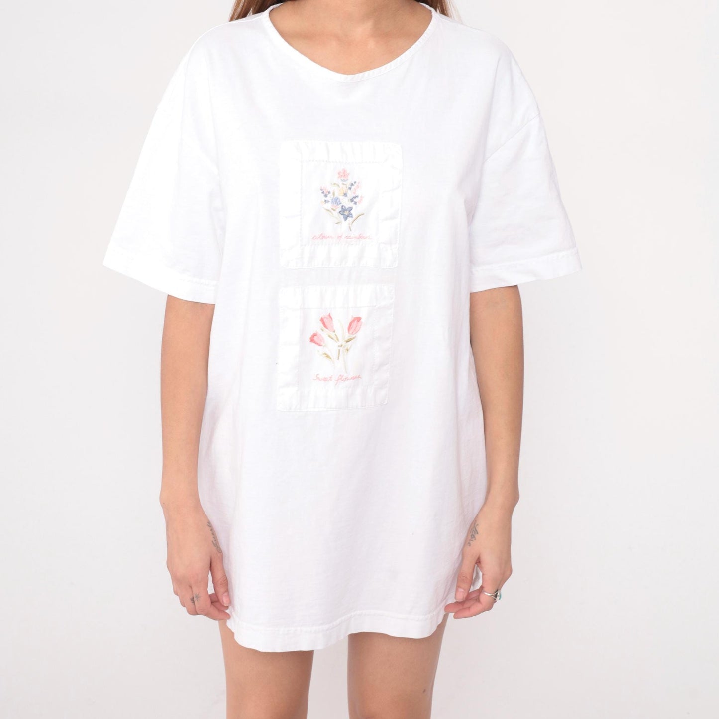 90s Hot Cotton Floral Embroidered White T-shirt V-Neck Medium M