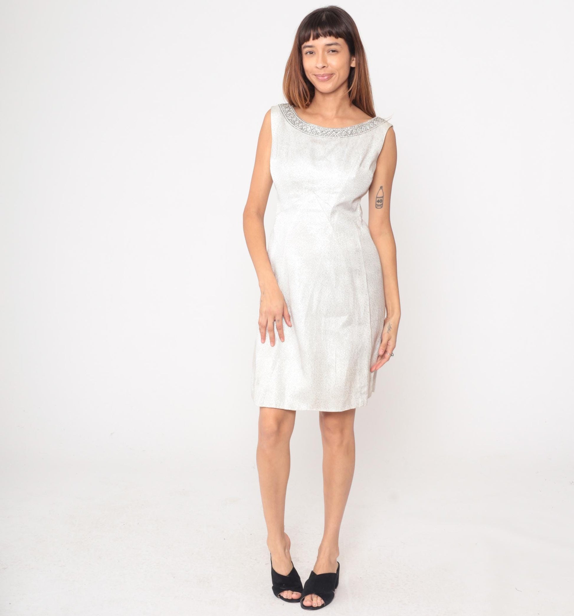60s Jean Allen White Metallic Shift Dress Beaded Neckline Keyhole Back Medium
