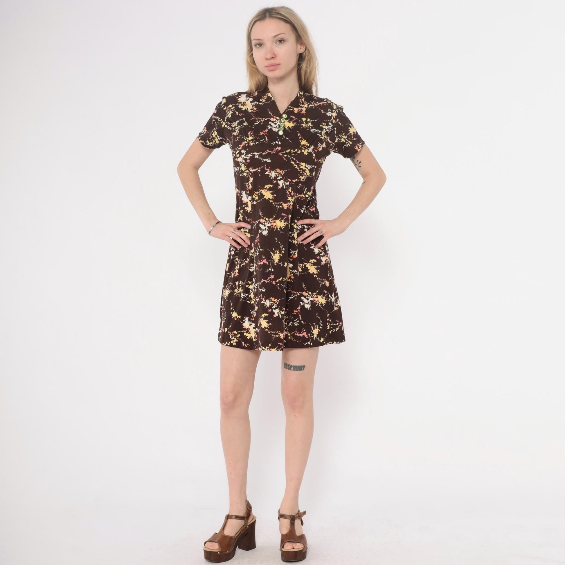 70s Brown Floral Mini Dress Collared Button Front A-Line Short Sleeve Medium M
