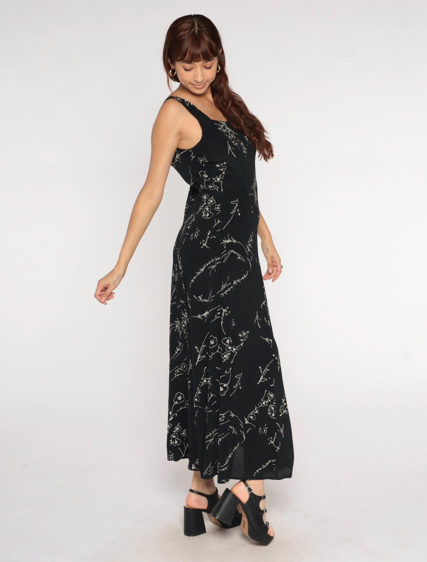 90s Black Maxi Dress White Floral Line Drawing Square Neck Sleeveless Medium M