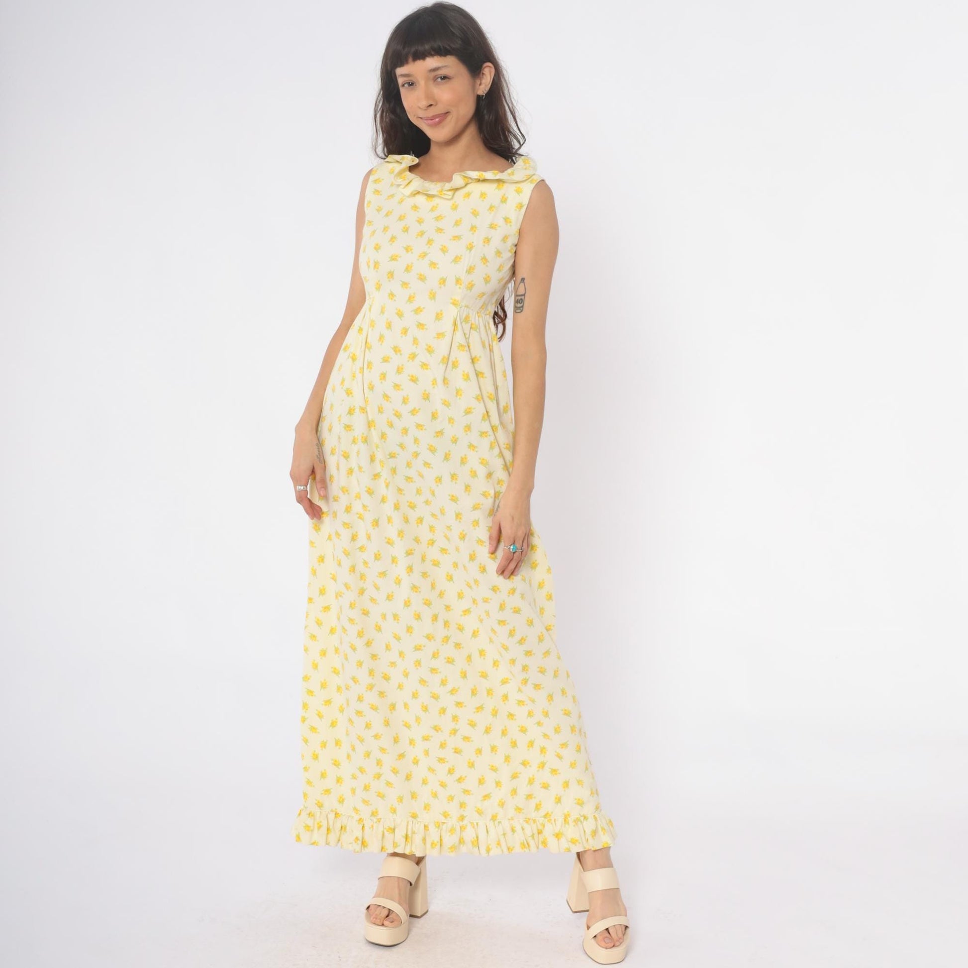 70s Yellow Floral Maxi Dress Sleeveless Ruffle Collar Empire Waist Small