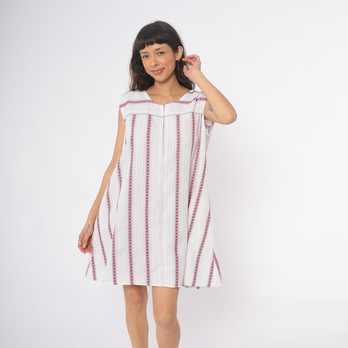 70s White Embroidered Peasant Shift Dress Red Blue Trim Cap Sleeve Large