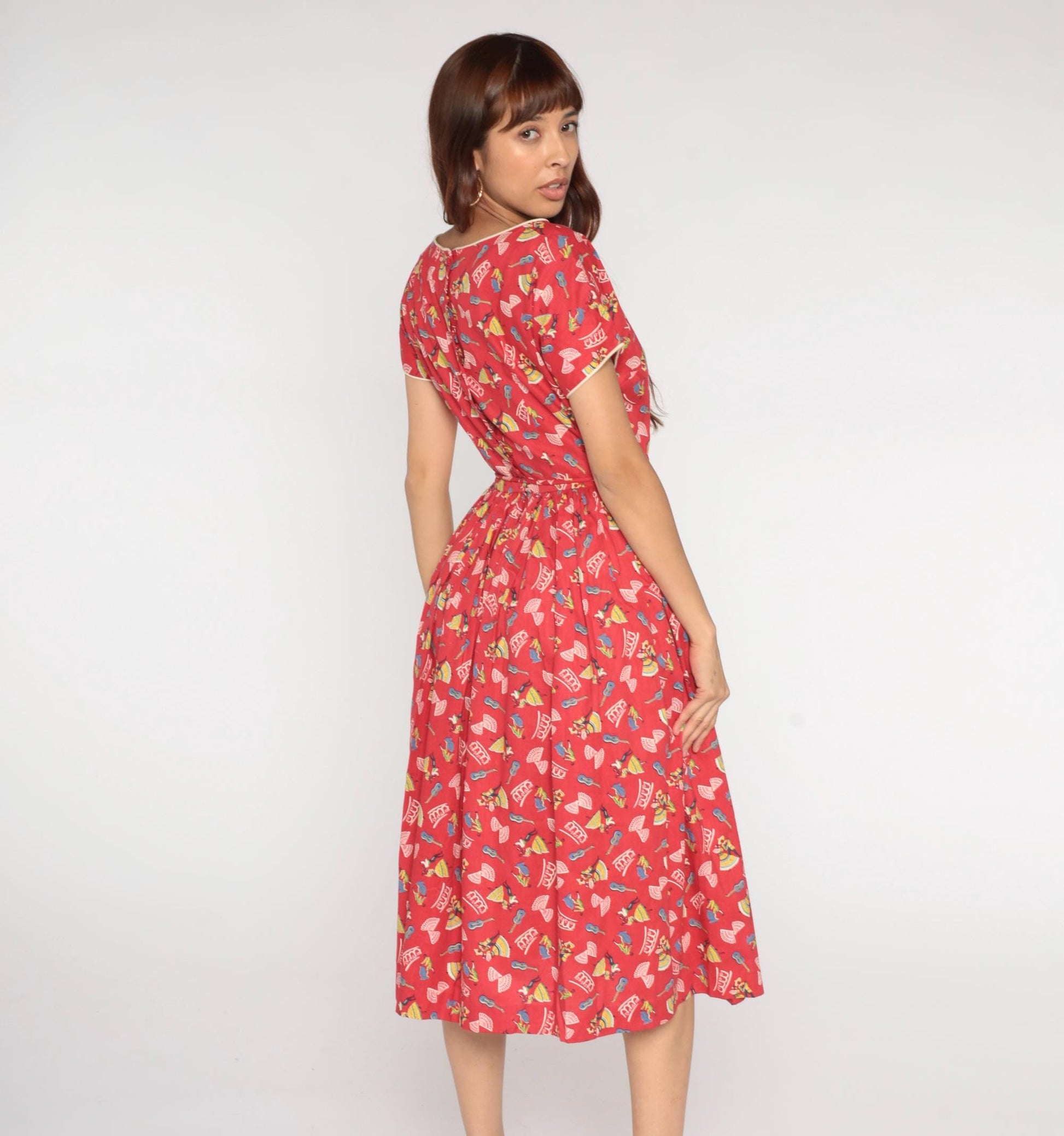 60s Red Novelty Print Dress Mexican Dancer Guitar Boat Neck Medium M