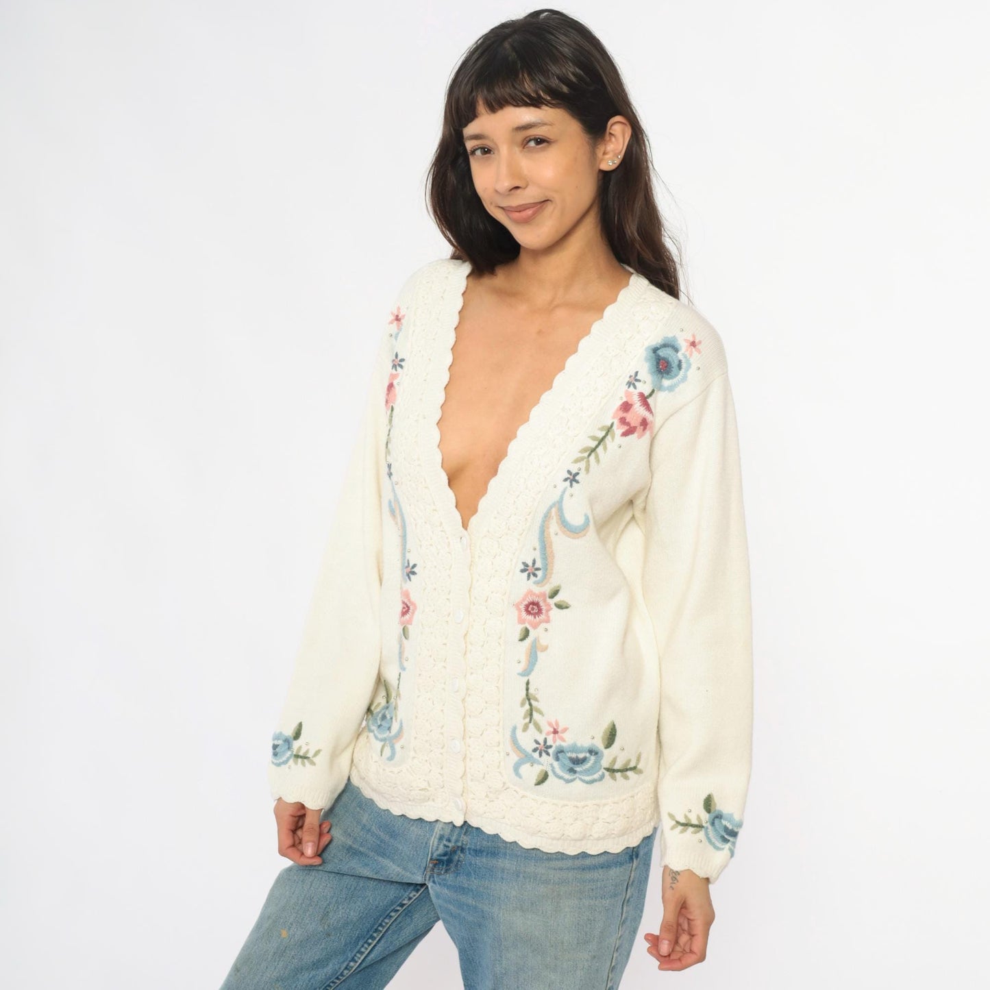 90s Koret Cream Cardigan Floral Embroidery Scalloped Trim Medium M