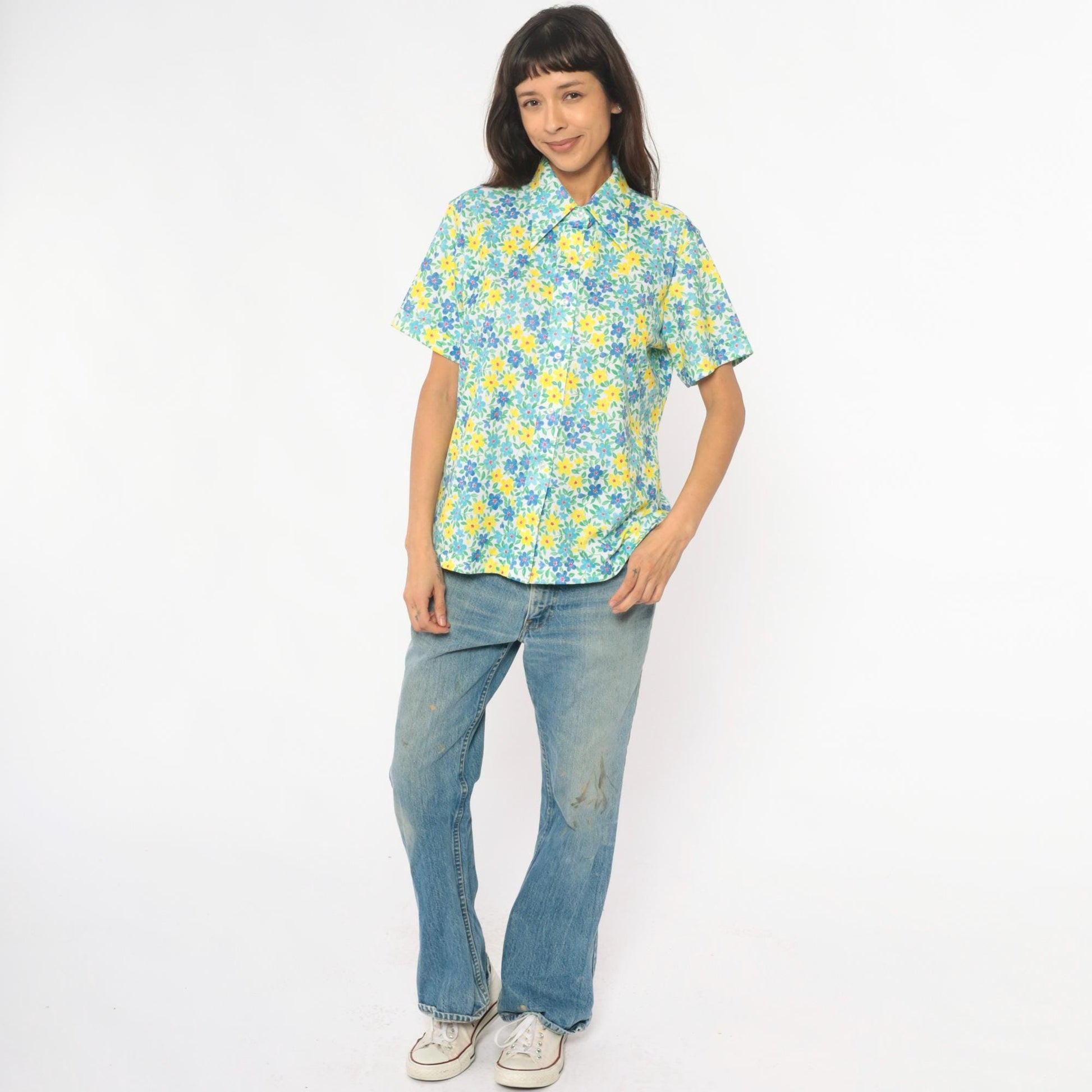 70s Floral Blouse White Yellow Blue Flowers Short Sleeve Pointed Collar Large L