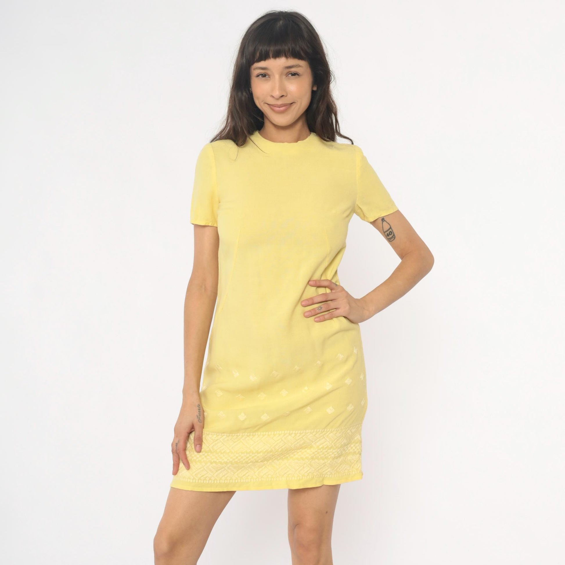 60s Yellow Mini Shift Dress Embroidered Geometric Border Short Sleeve Extra Small XS