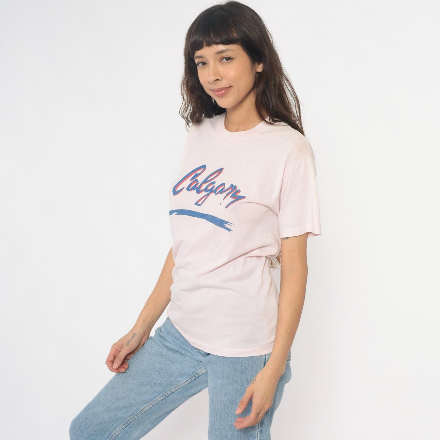 80s Calgary Graphic Tee Pale Pink Cotton V-Neck Tourist Souvenir Medium M