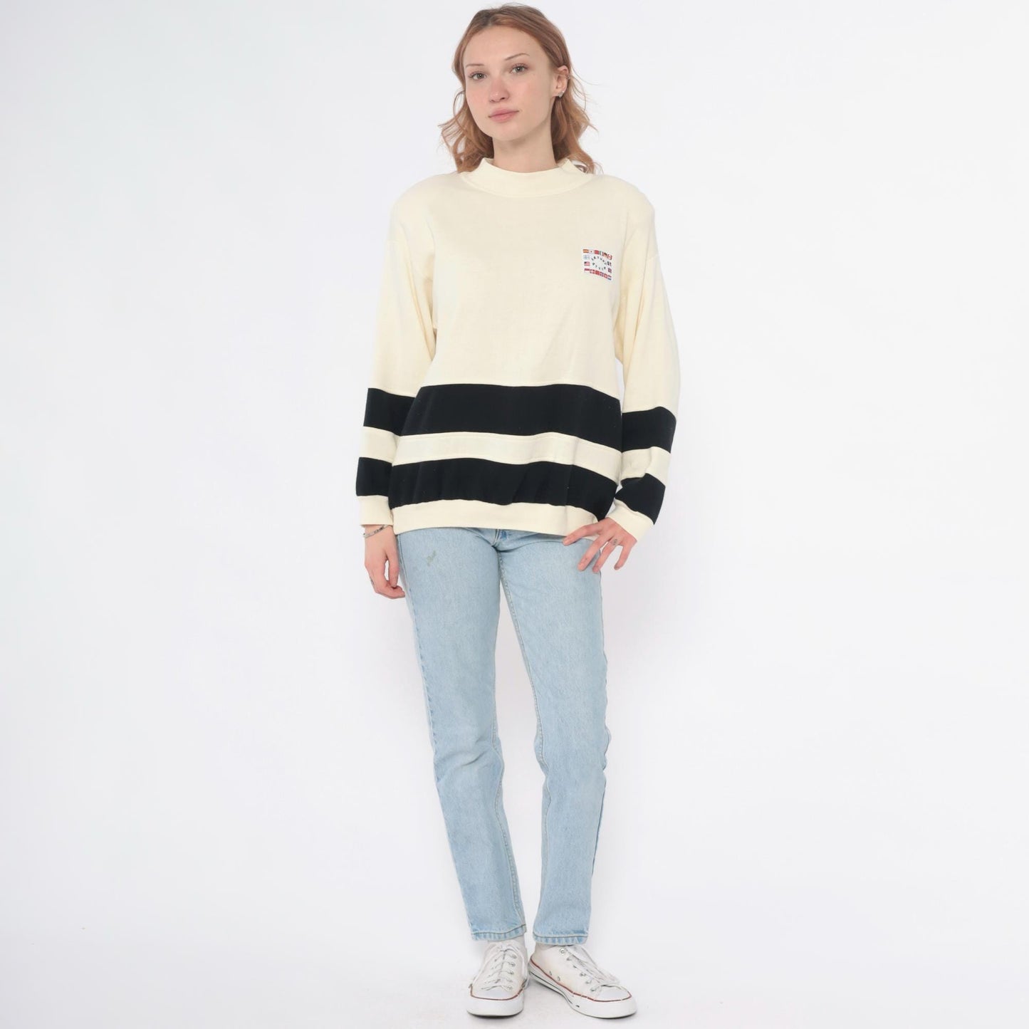 90s Wye Oaks Cream Striped Crewneck Sweatshirt International Flags Patch Medium M